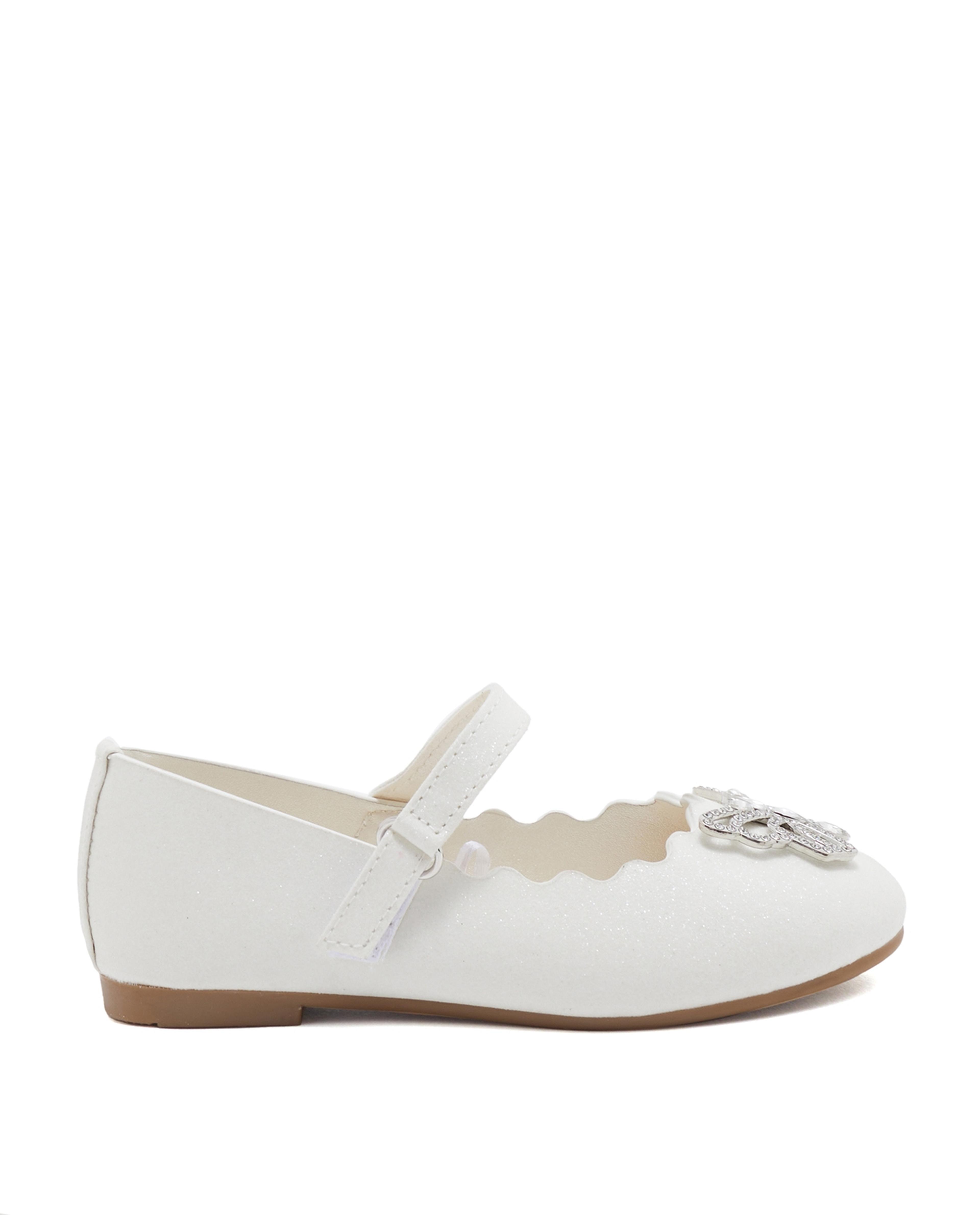 حذاء ماري جاين