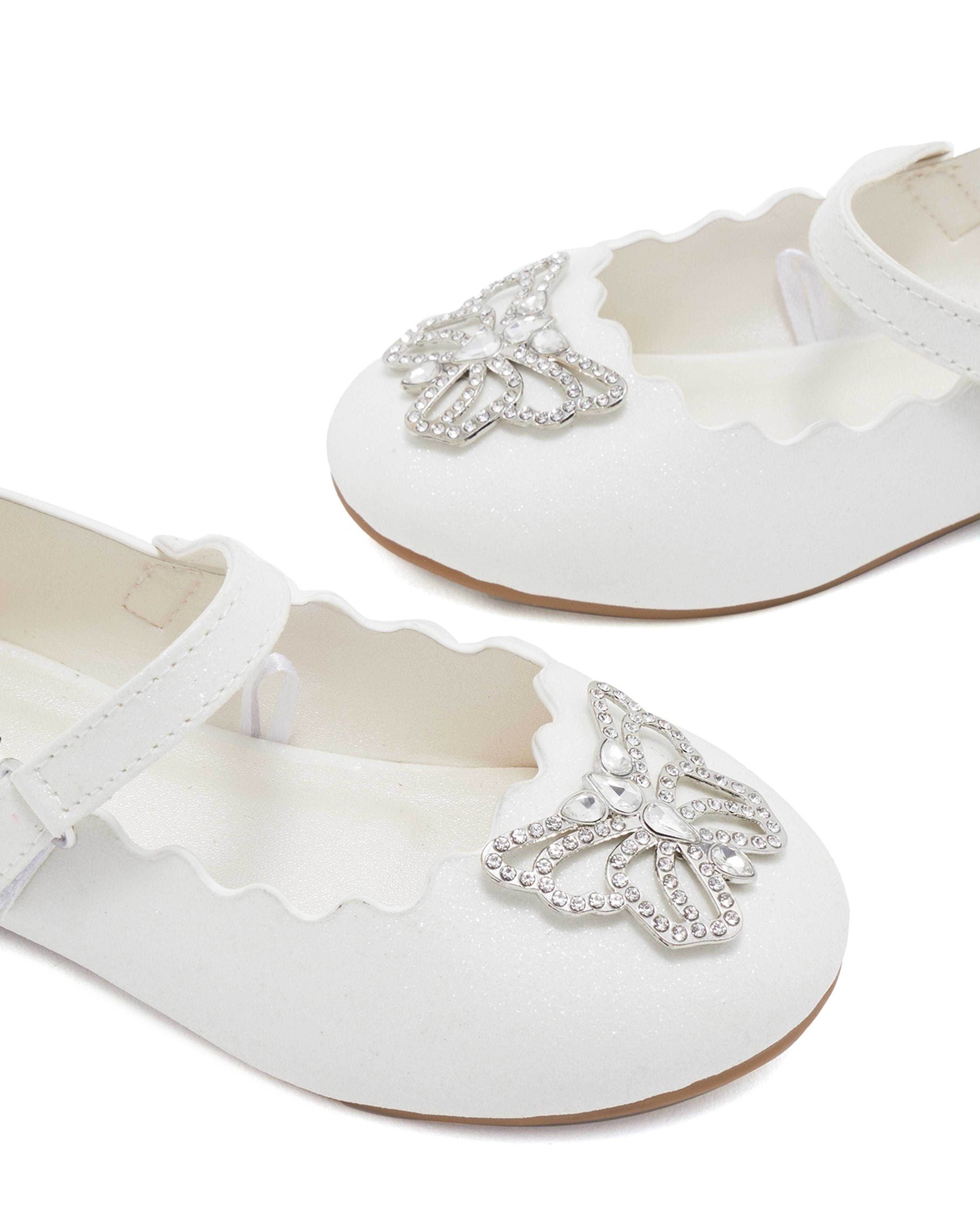 حذاء ماري جاين