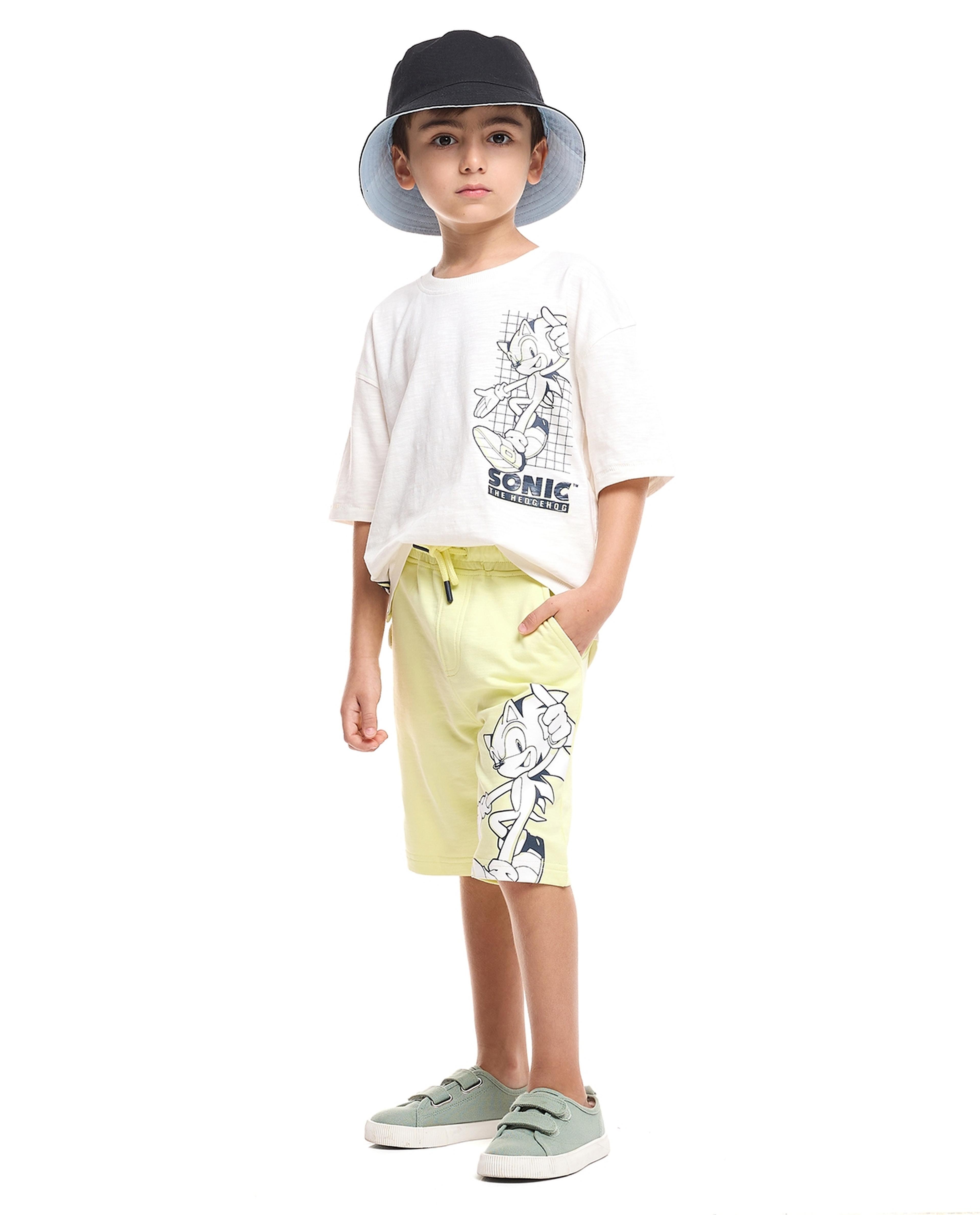 طقم شورت مع تيشيرت بطبعة