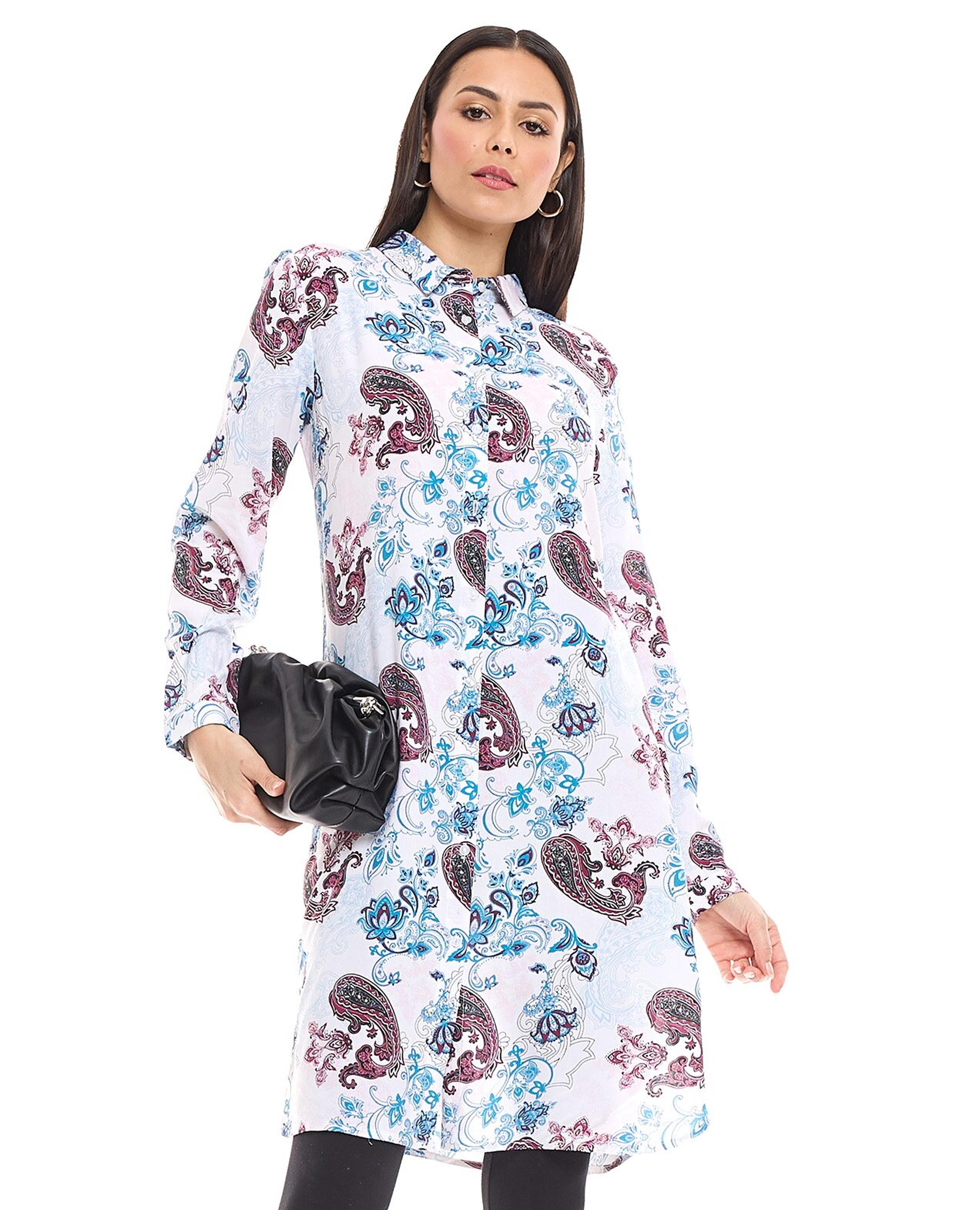 تونيك بطبعة وبياقة قميص وأكمام طويلة