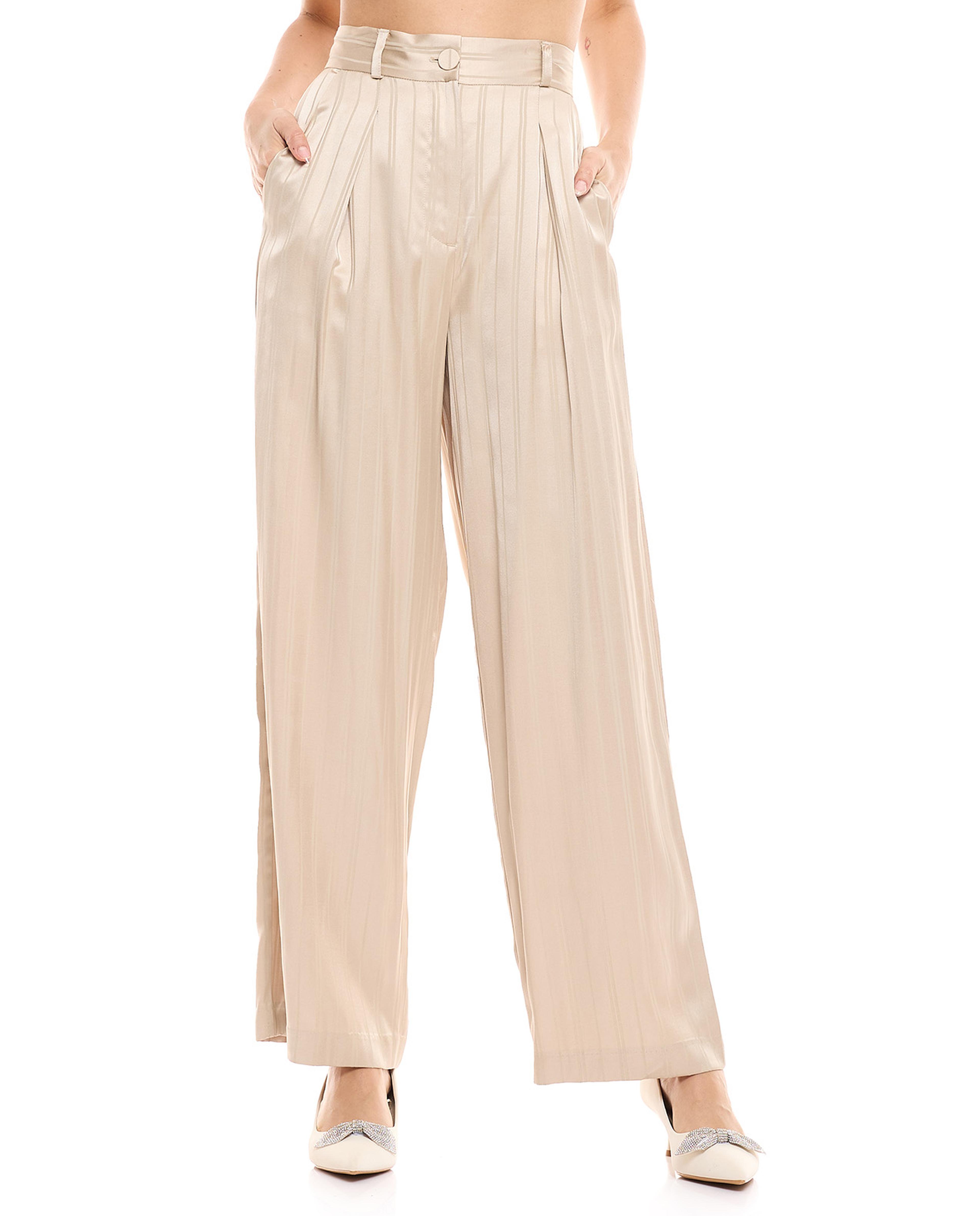 بنطال بكسرات وأزرار