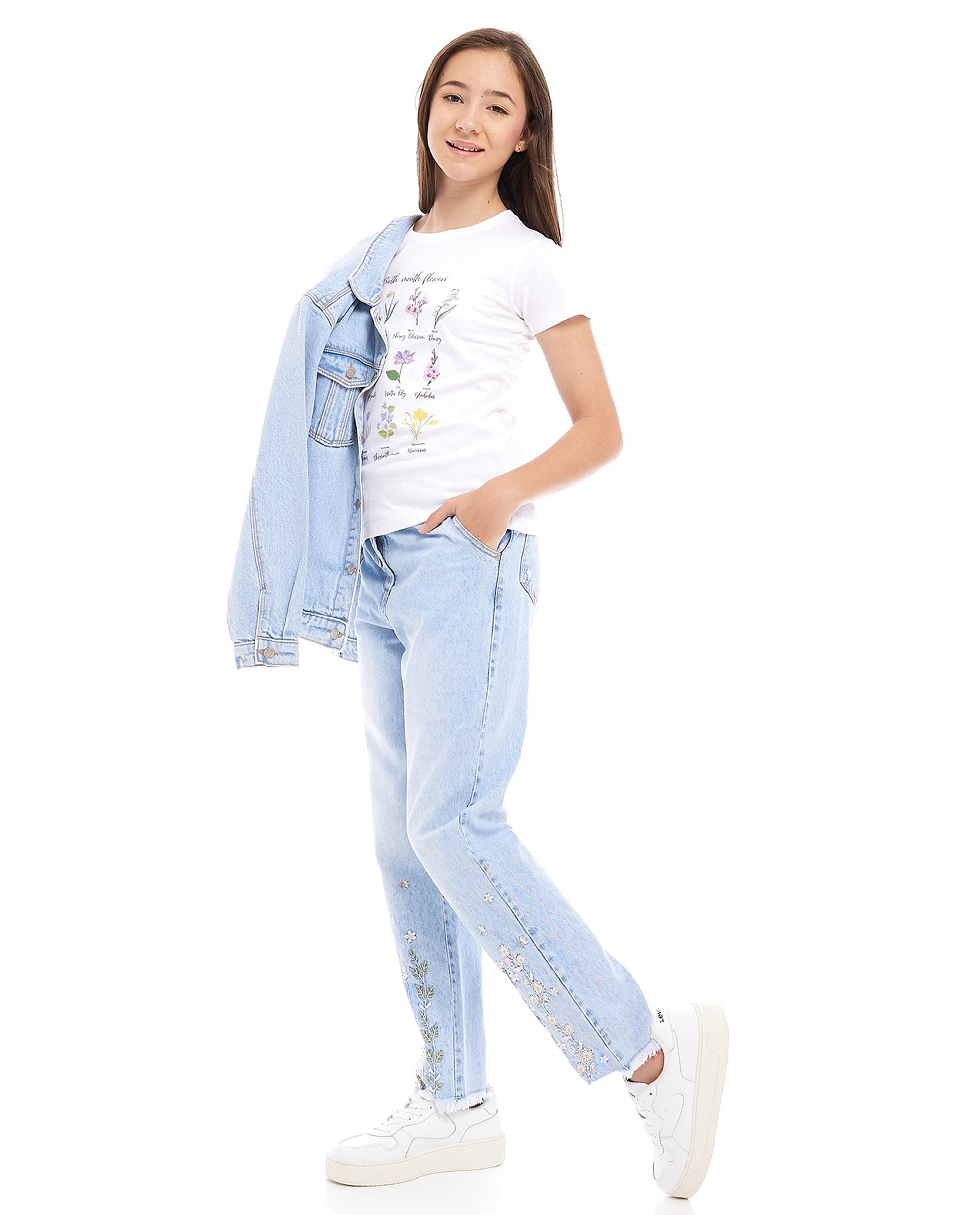 جينز مطرز بقصة مستقيمة وزر