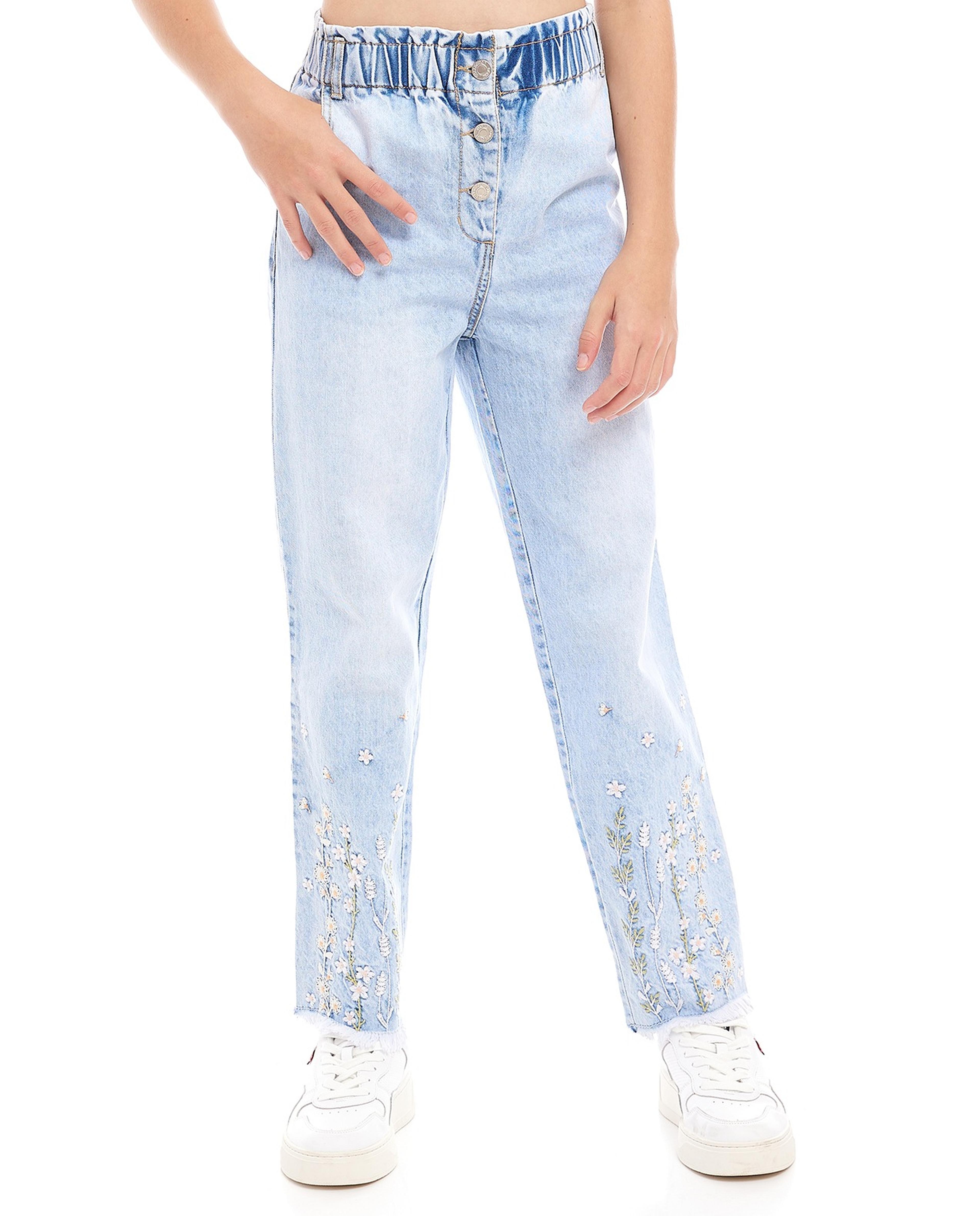جينز مطرز بقصة مستقيمة وزر