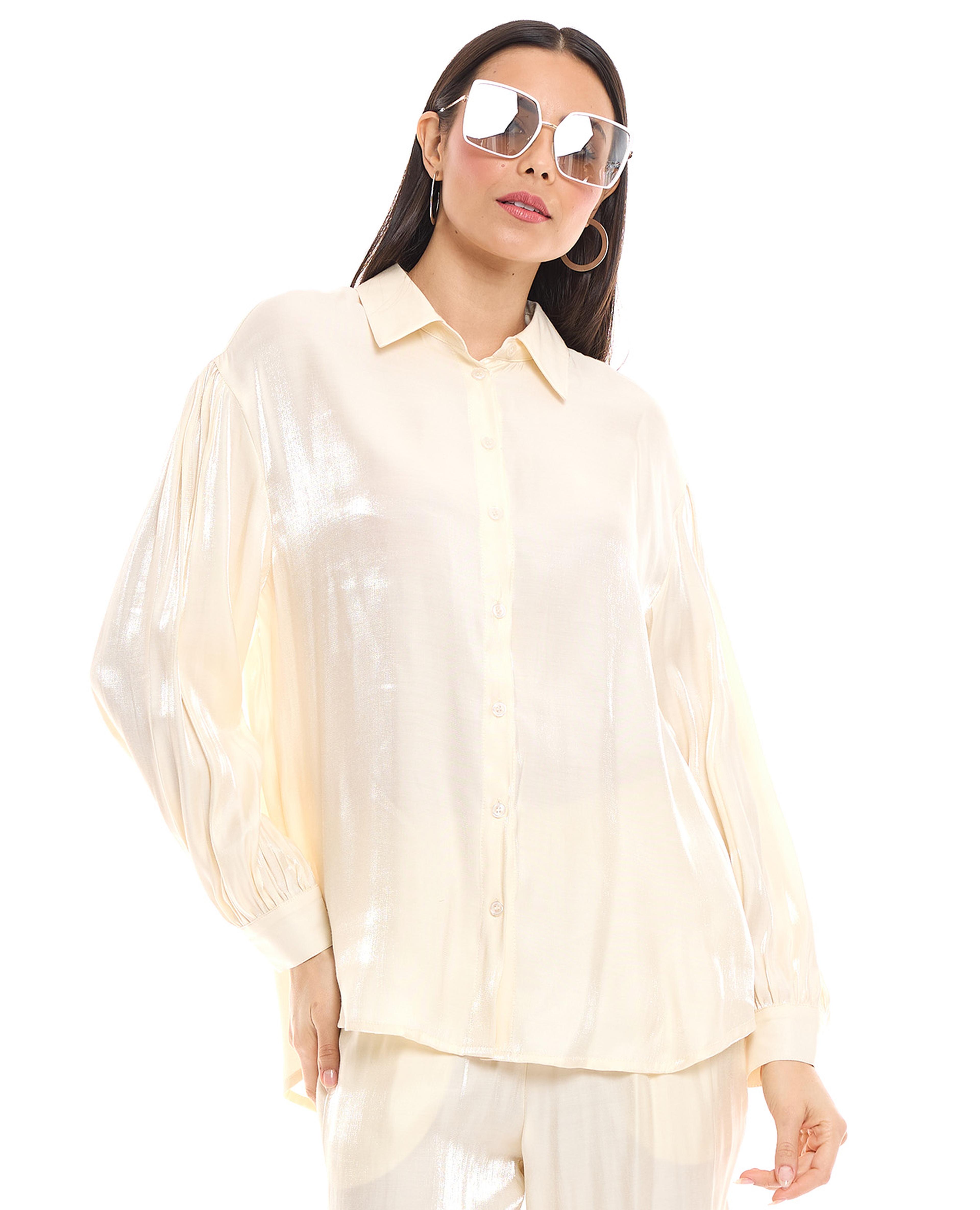 قميص بياقة كلاسيكية