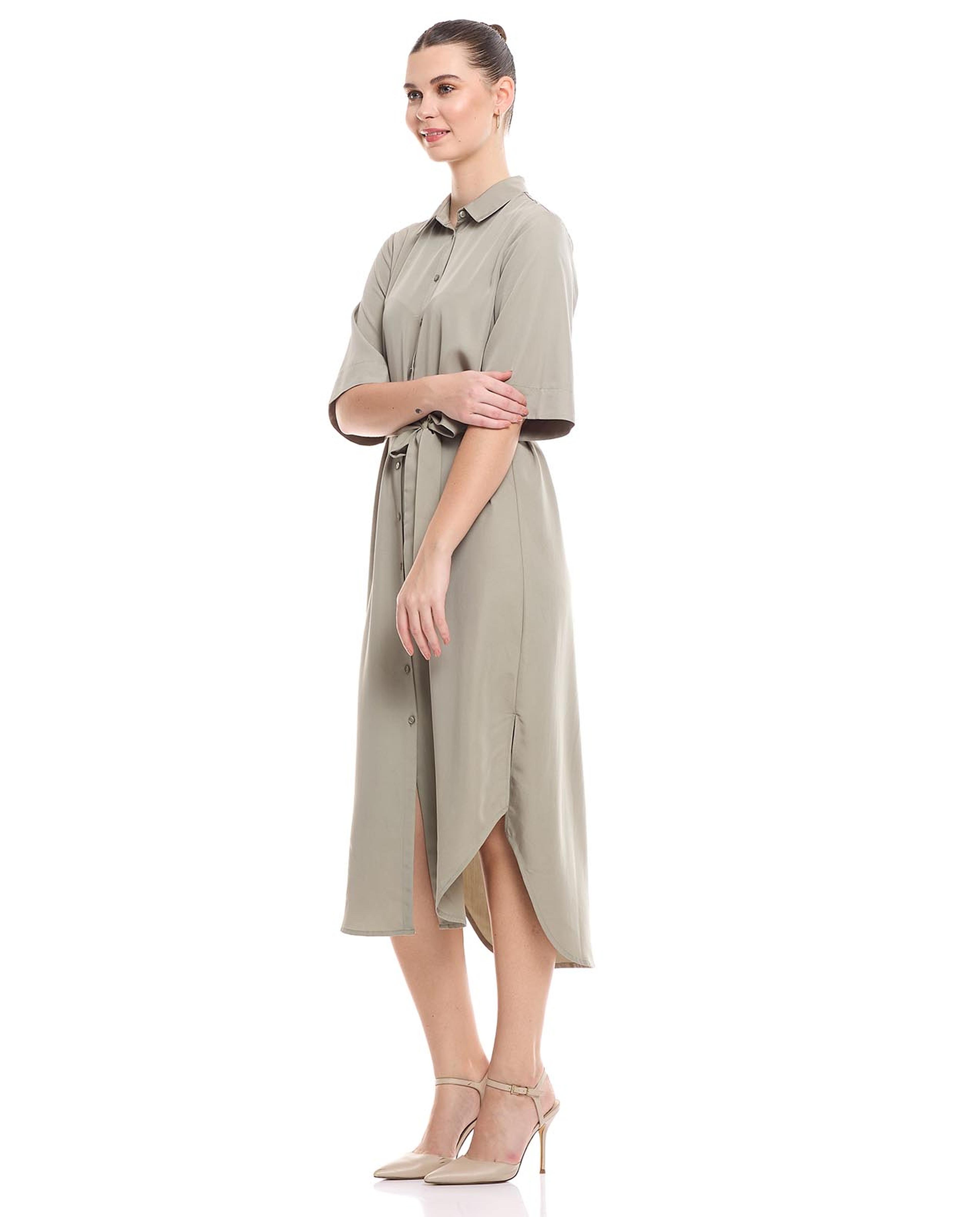 فستان قميص سادة بحزام وأكمام قصيرة