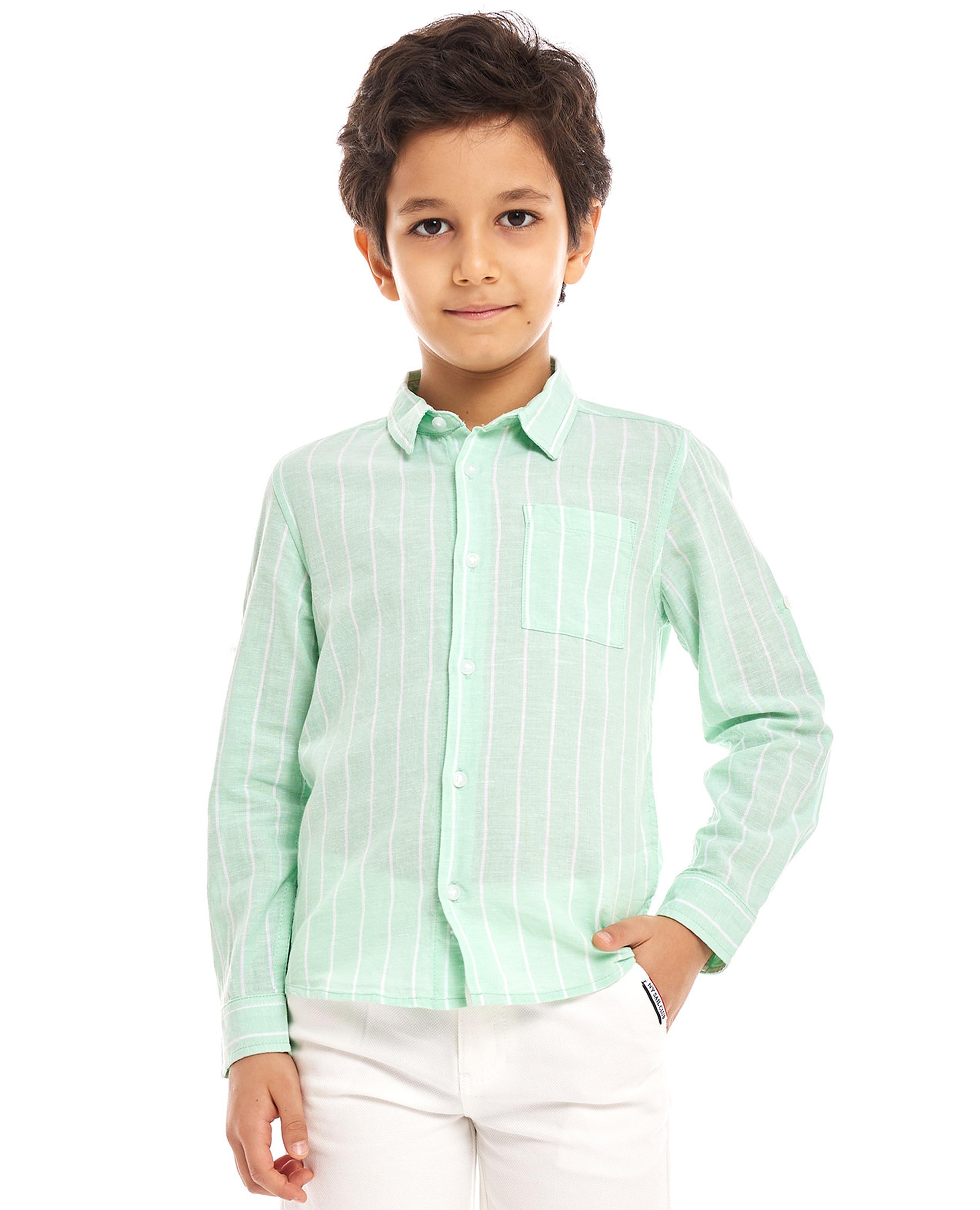 قميص مخطط بياقة كلاسيكية