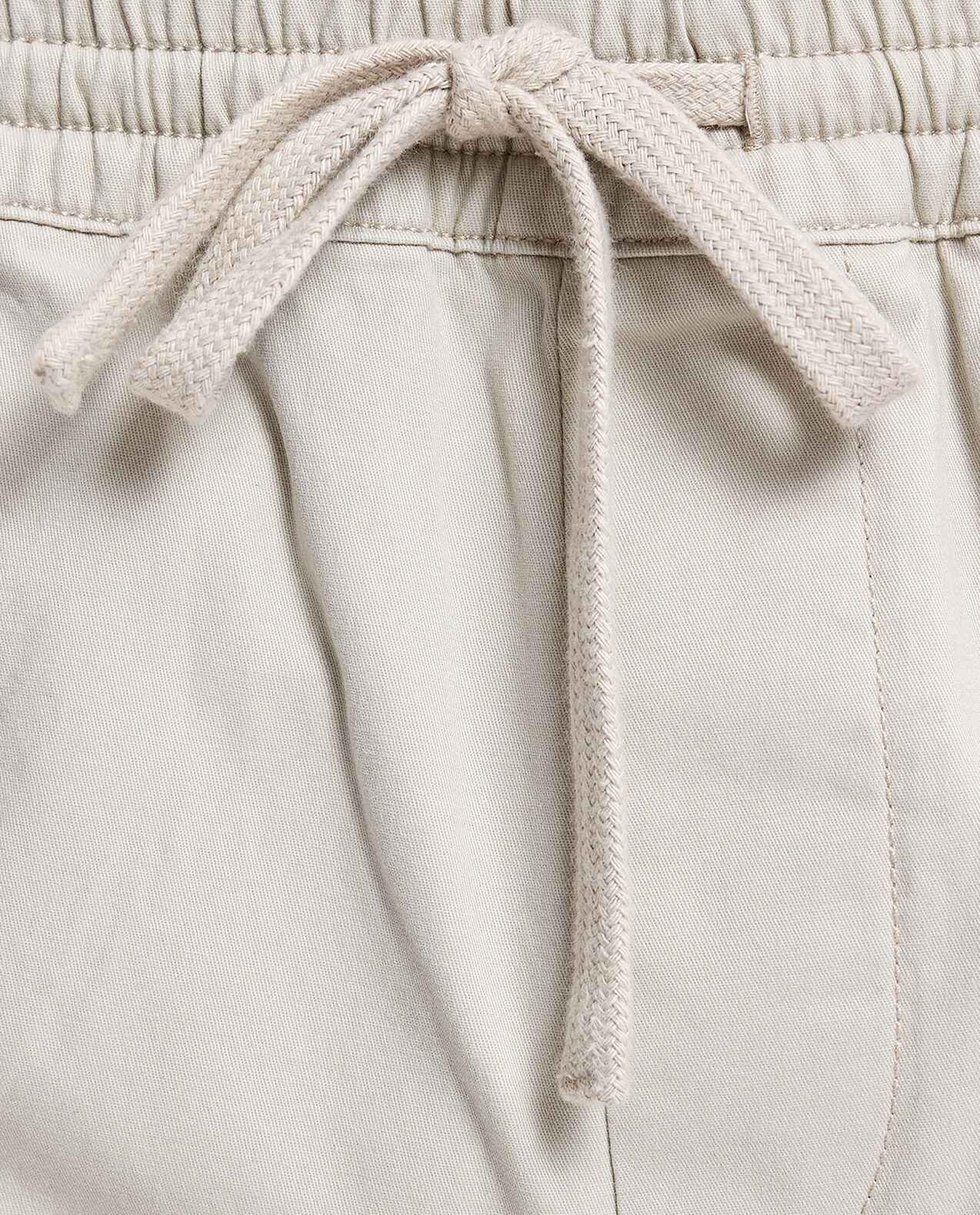 شورت كارغو سادة وخصر مطاطي