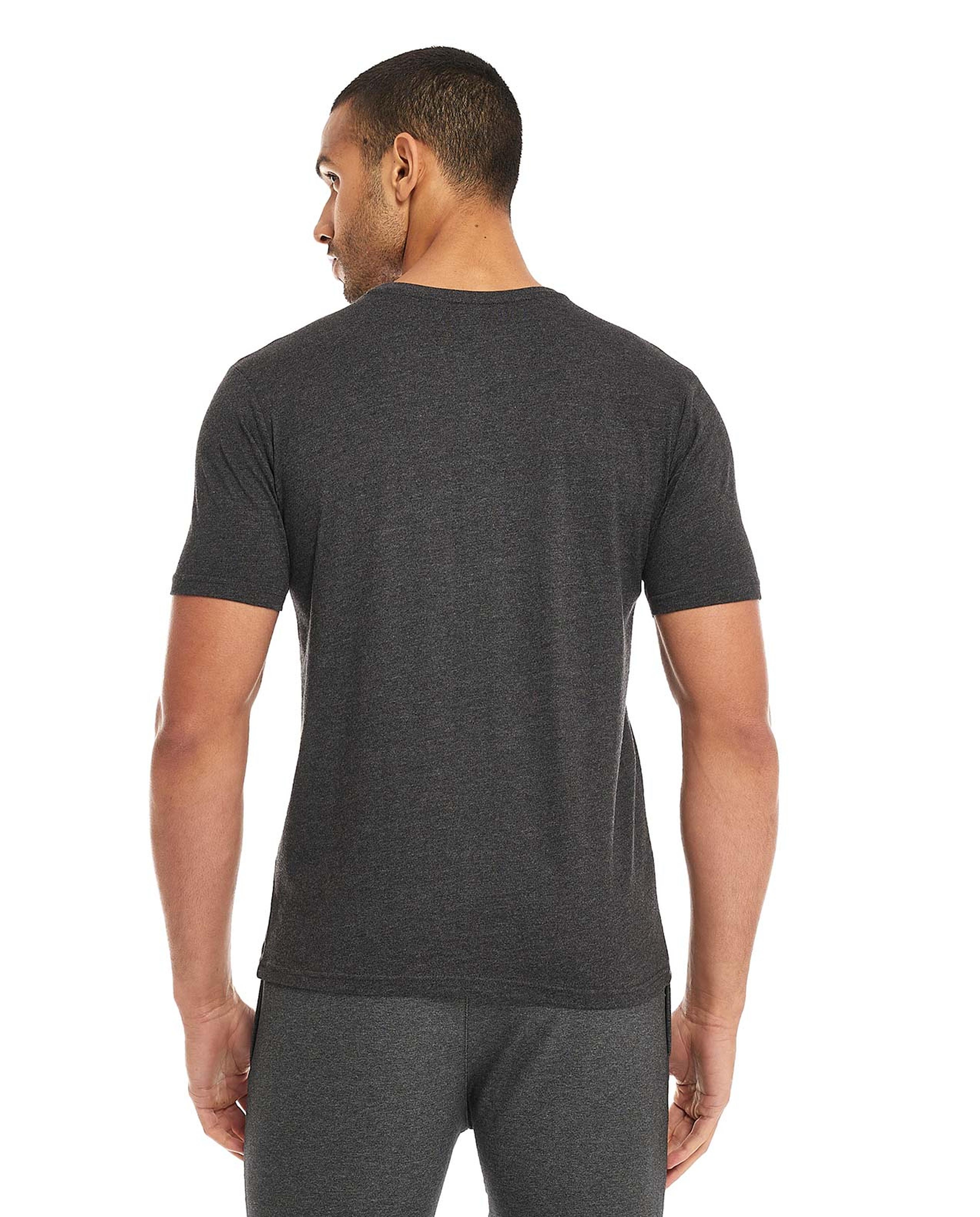 تيشيرت بأكمام قصيرة