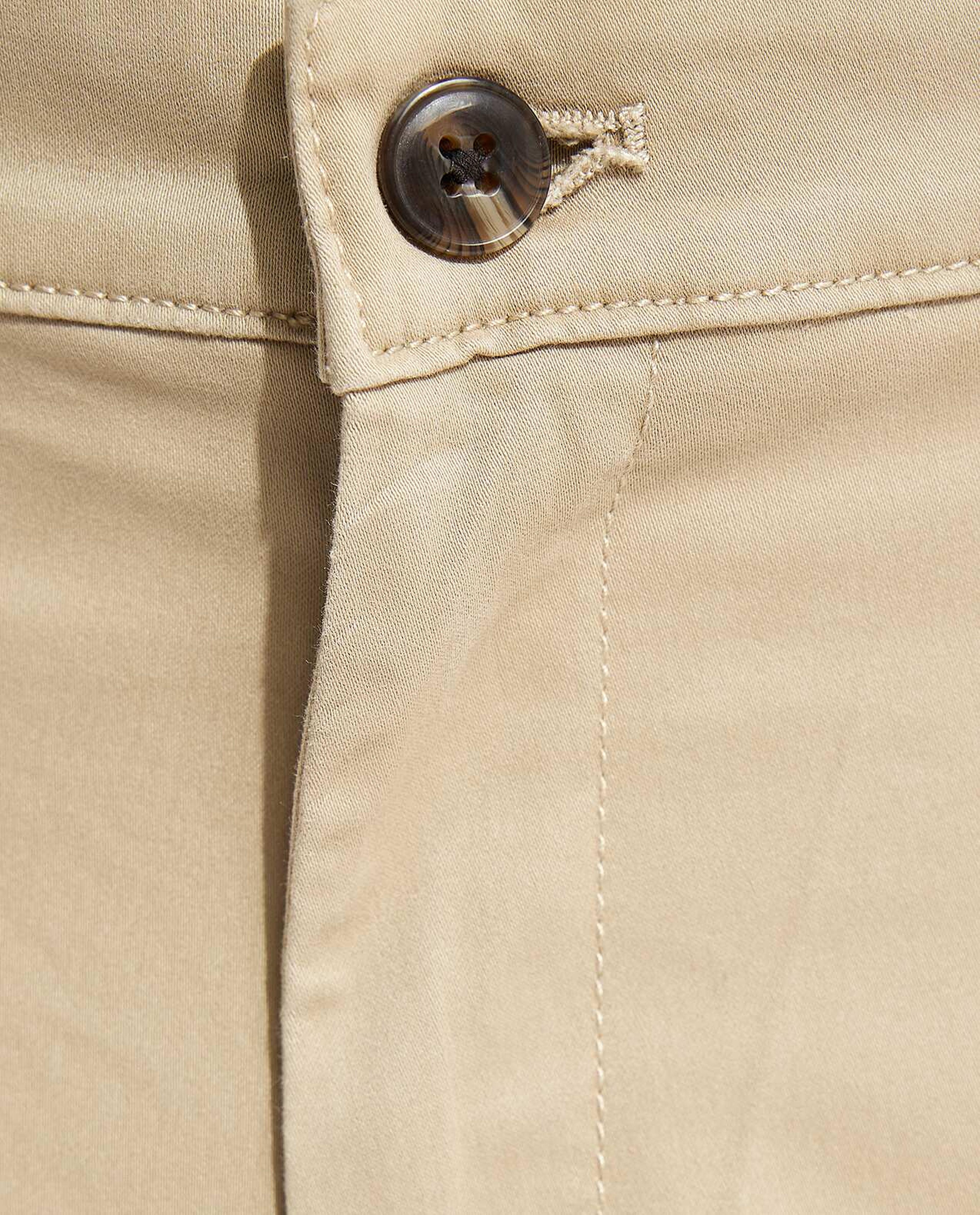 بنطال مدبب سادة مع زر