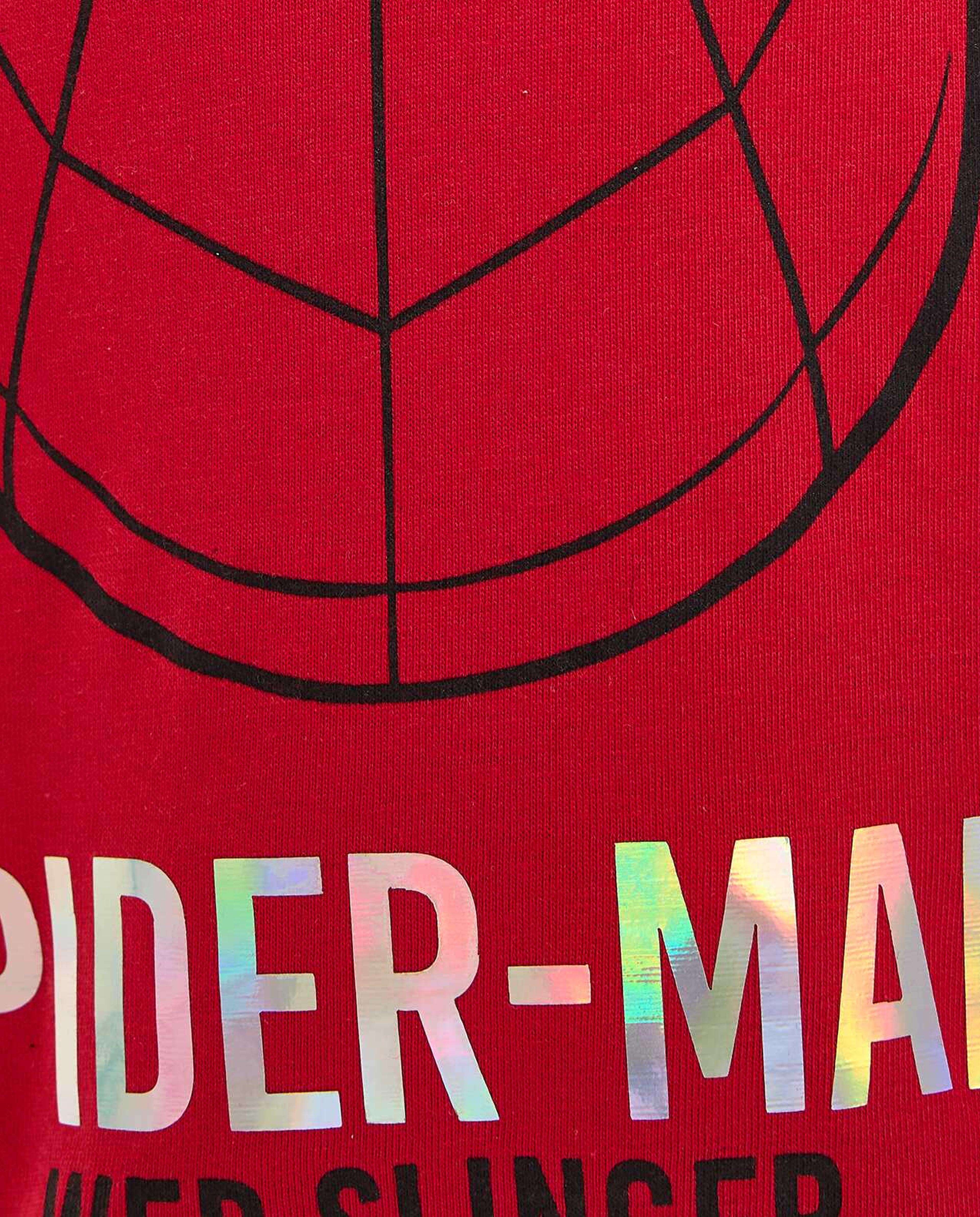 تيشيرت بأكمام قصيرة وطبعة