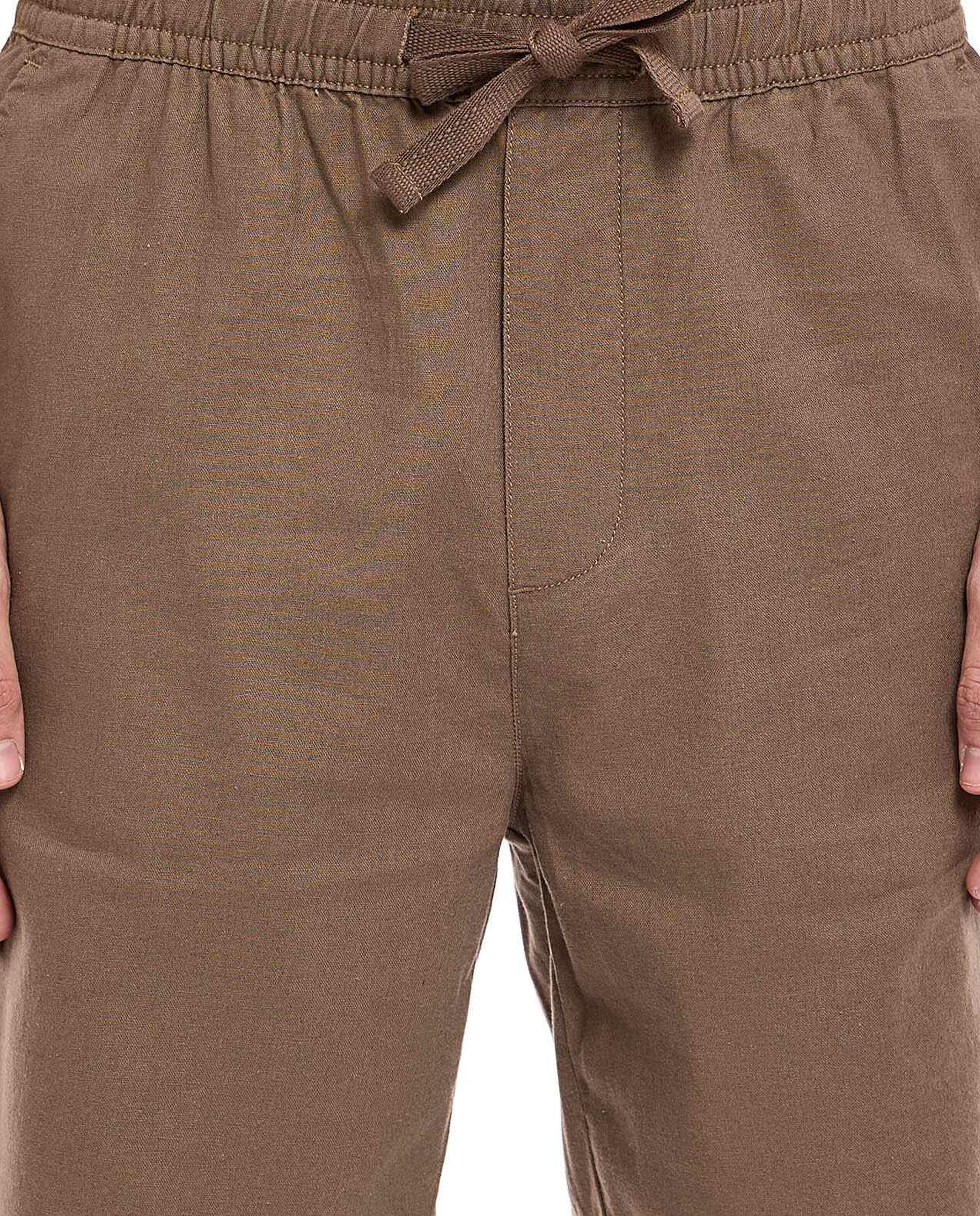 شورت سادة برباط على الخصر