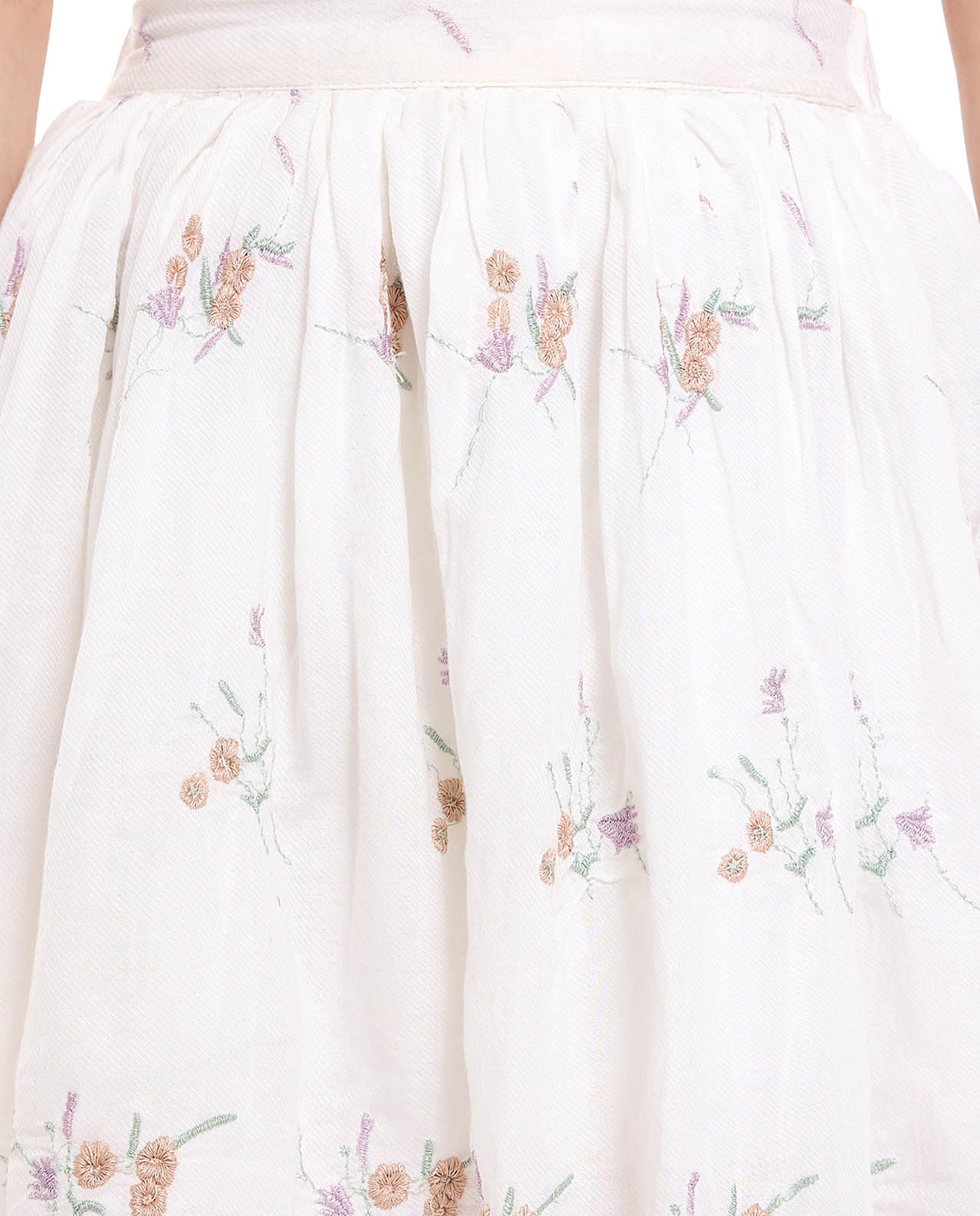 طقم توب مطرز وتنورة