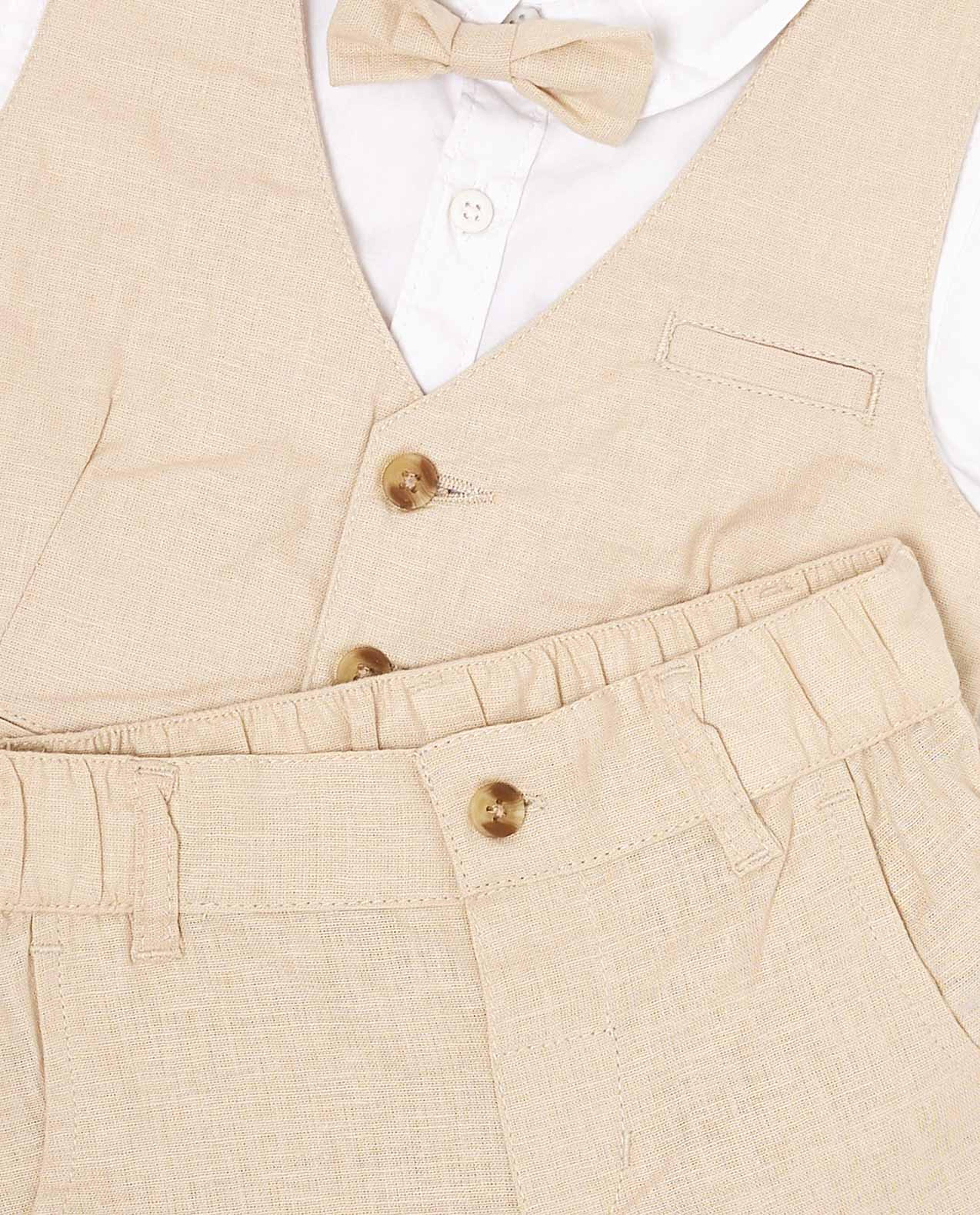 طقم ملابس منقوشة