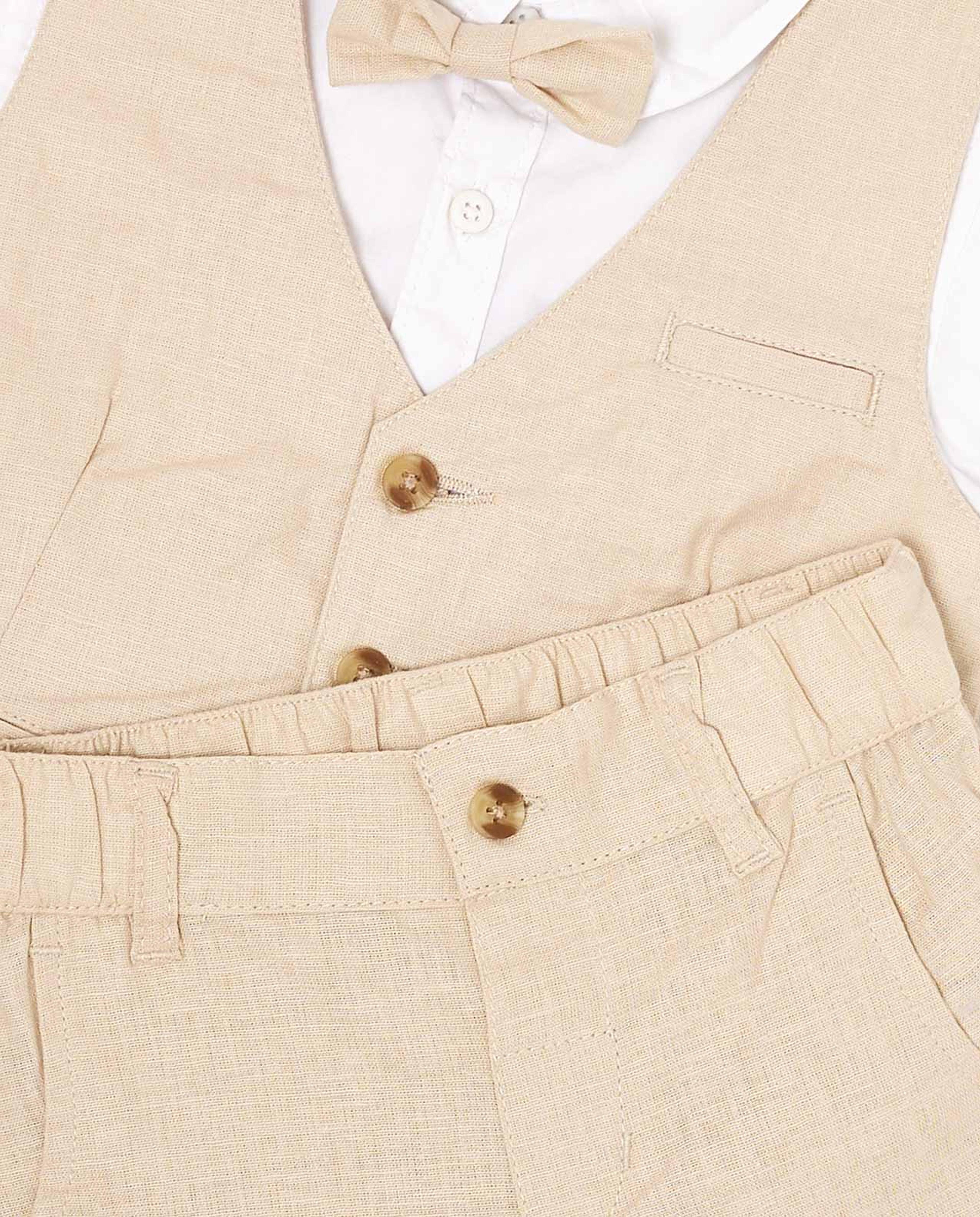 طقم ملابس منقوشة