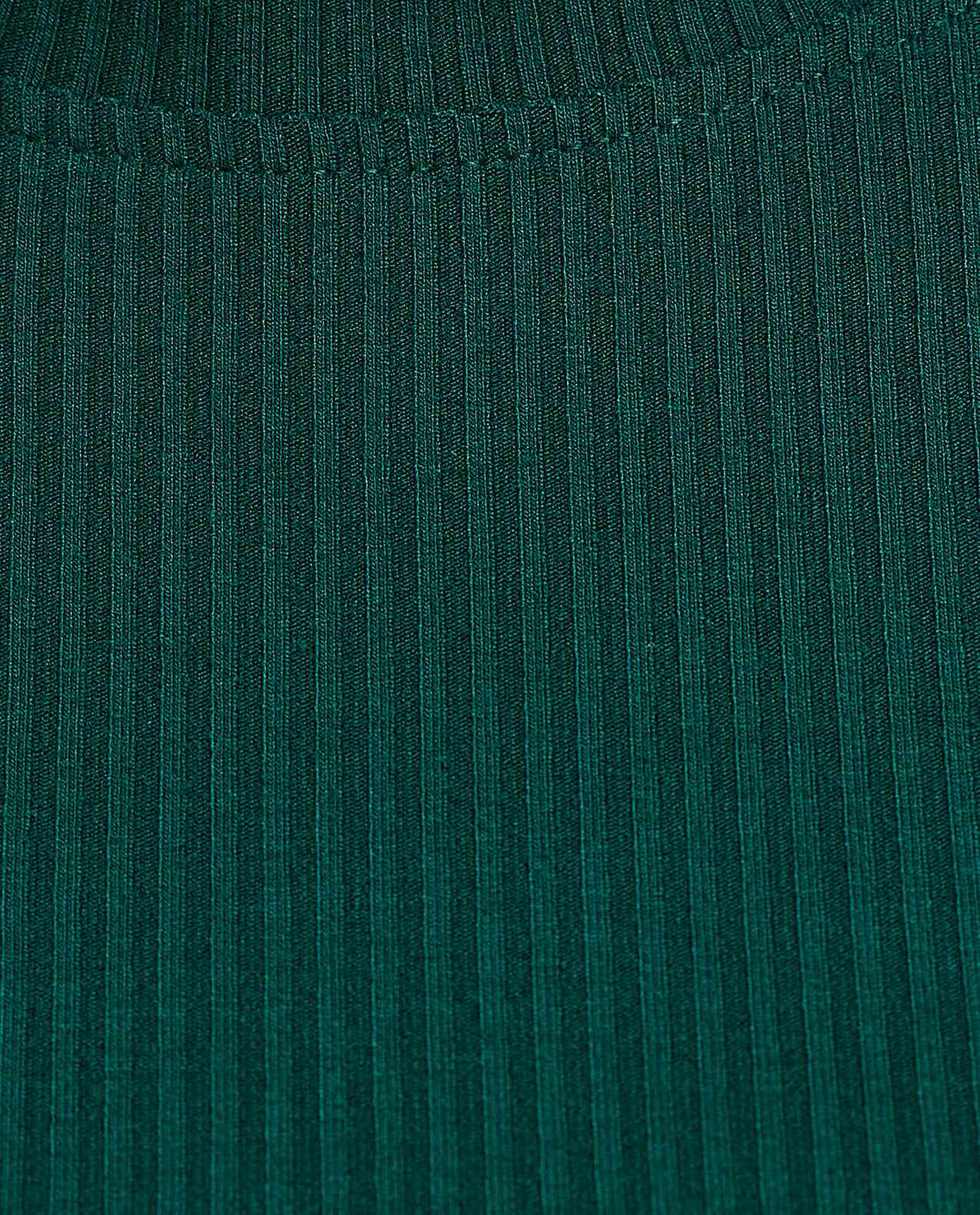 توب بياقة وهمية وأكمام قصيرة