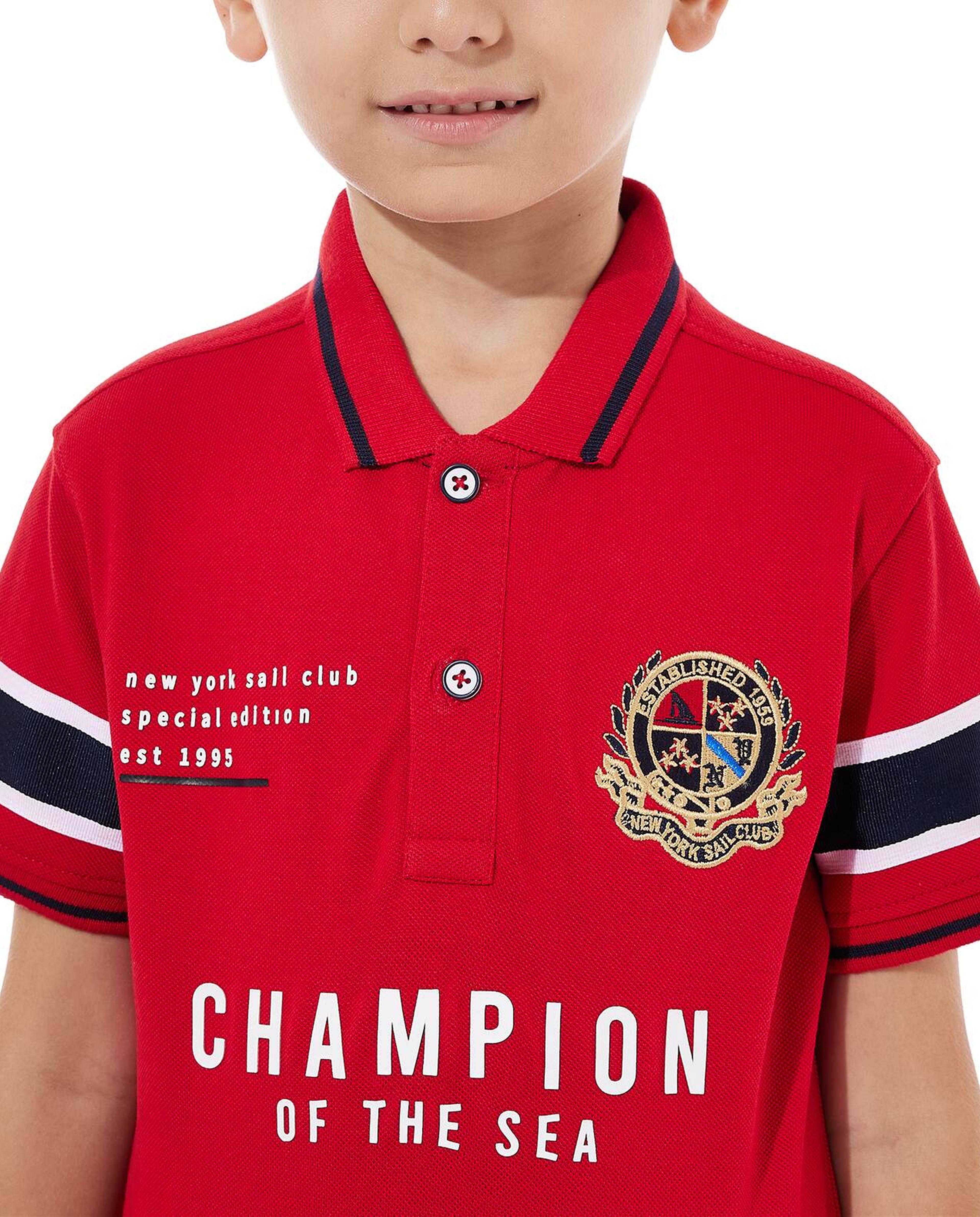 تيشيرت بولو مطرز بأكمام قصيرة