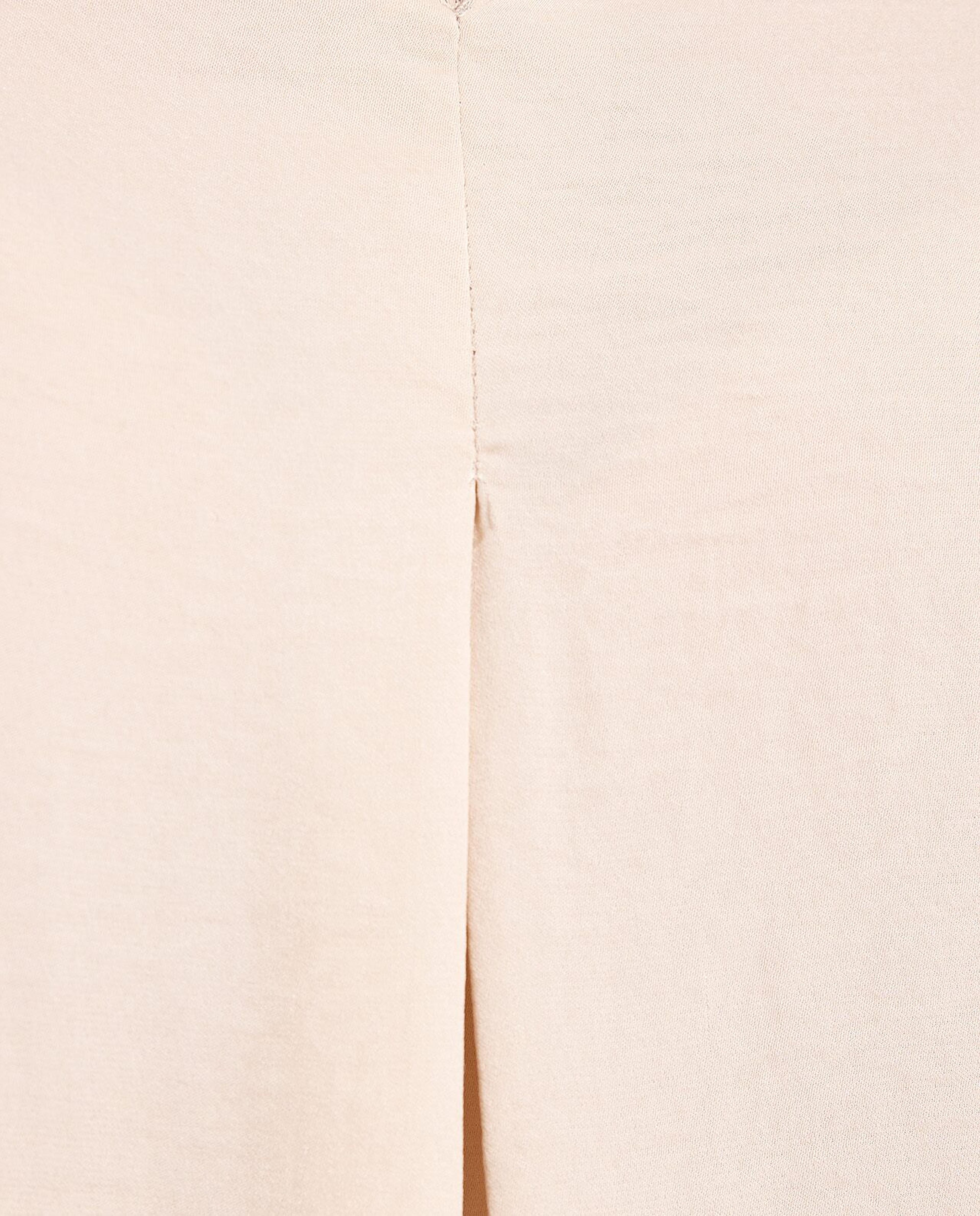 قميص بياقة ليبل وأكمام ثلاث أرباع