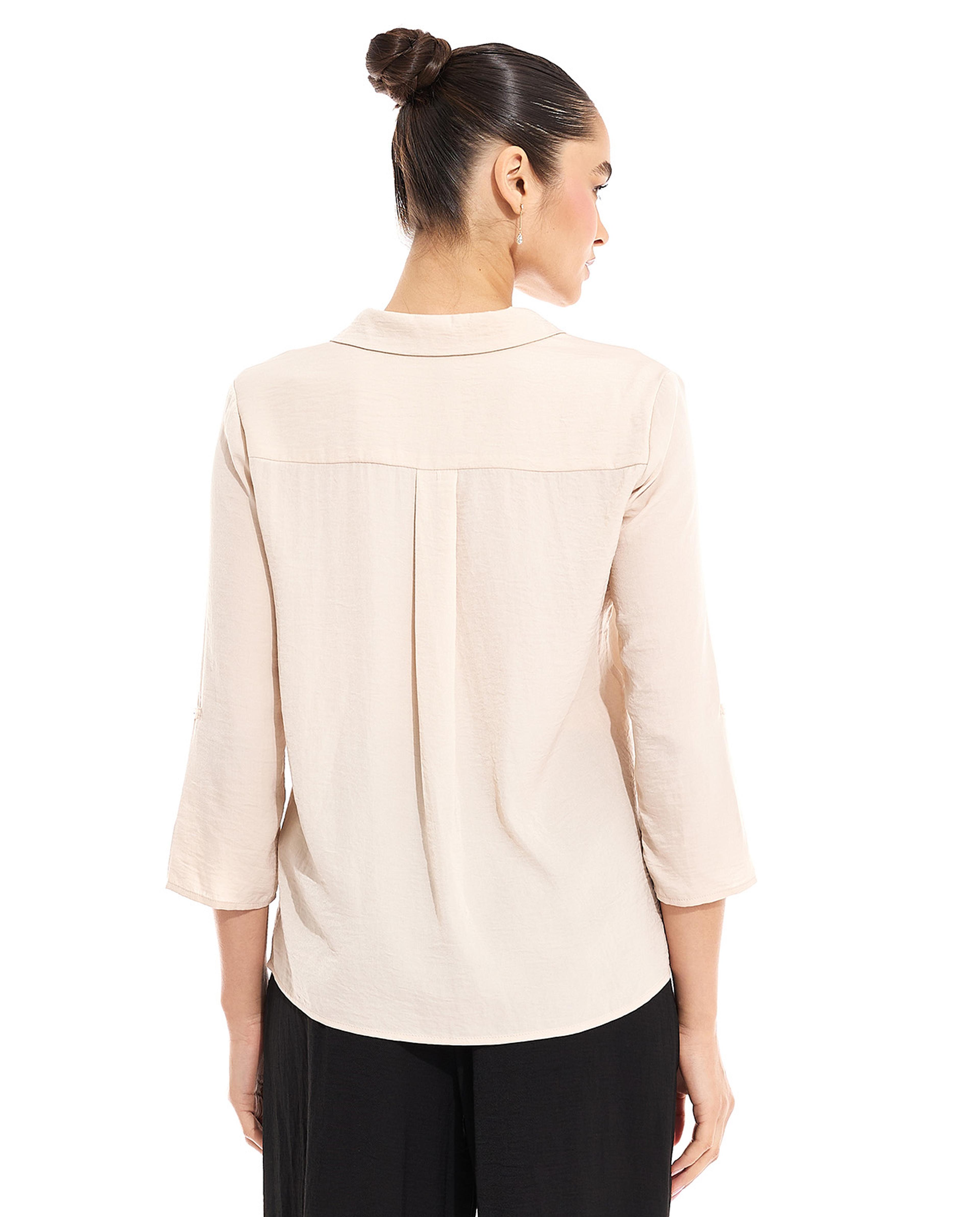 قميص بياقة ليبل وأكمام ثلاث أرباع