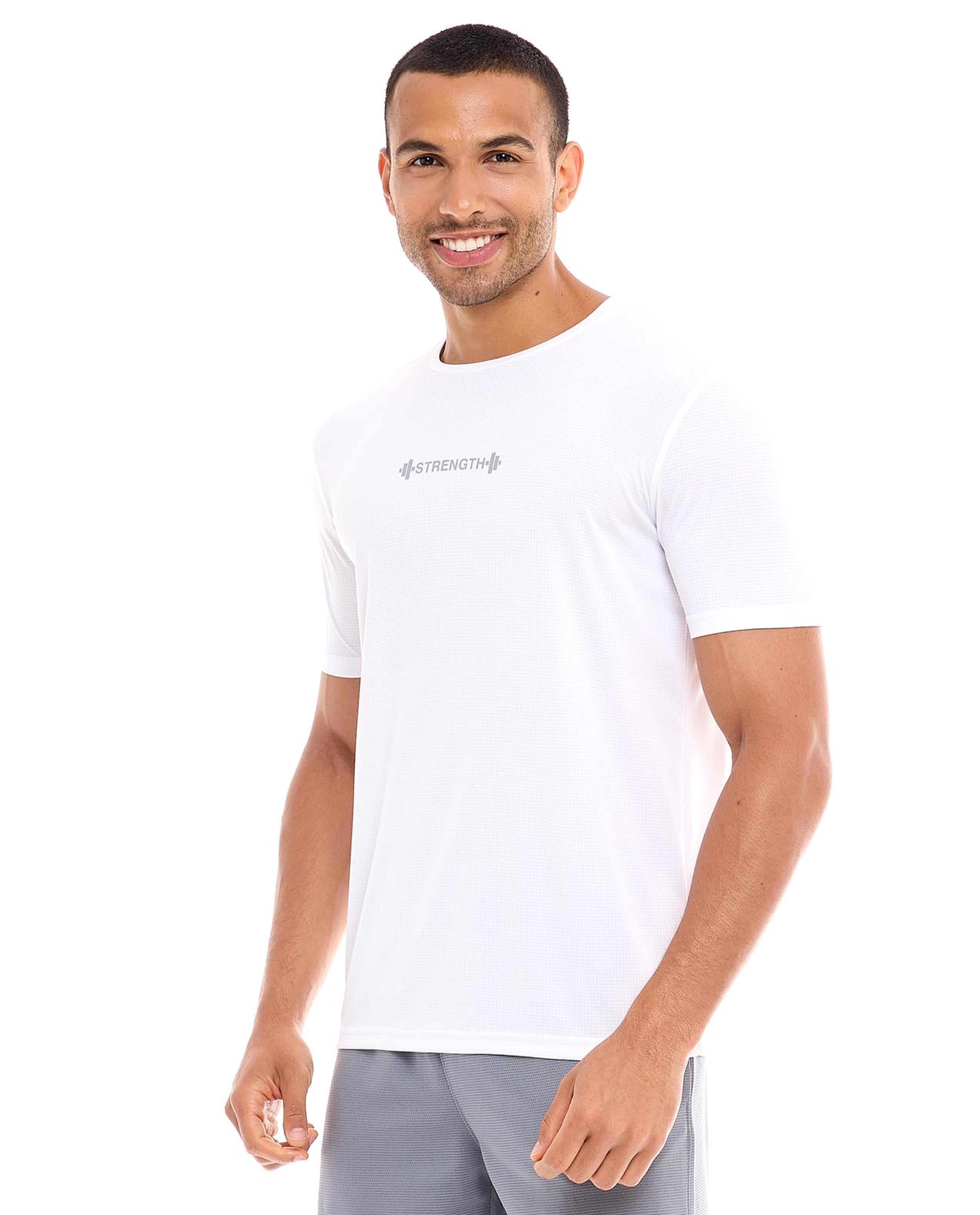 تيشيرت رياضي بياقة مستديرة وأكمام قصيرة وطبعة