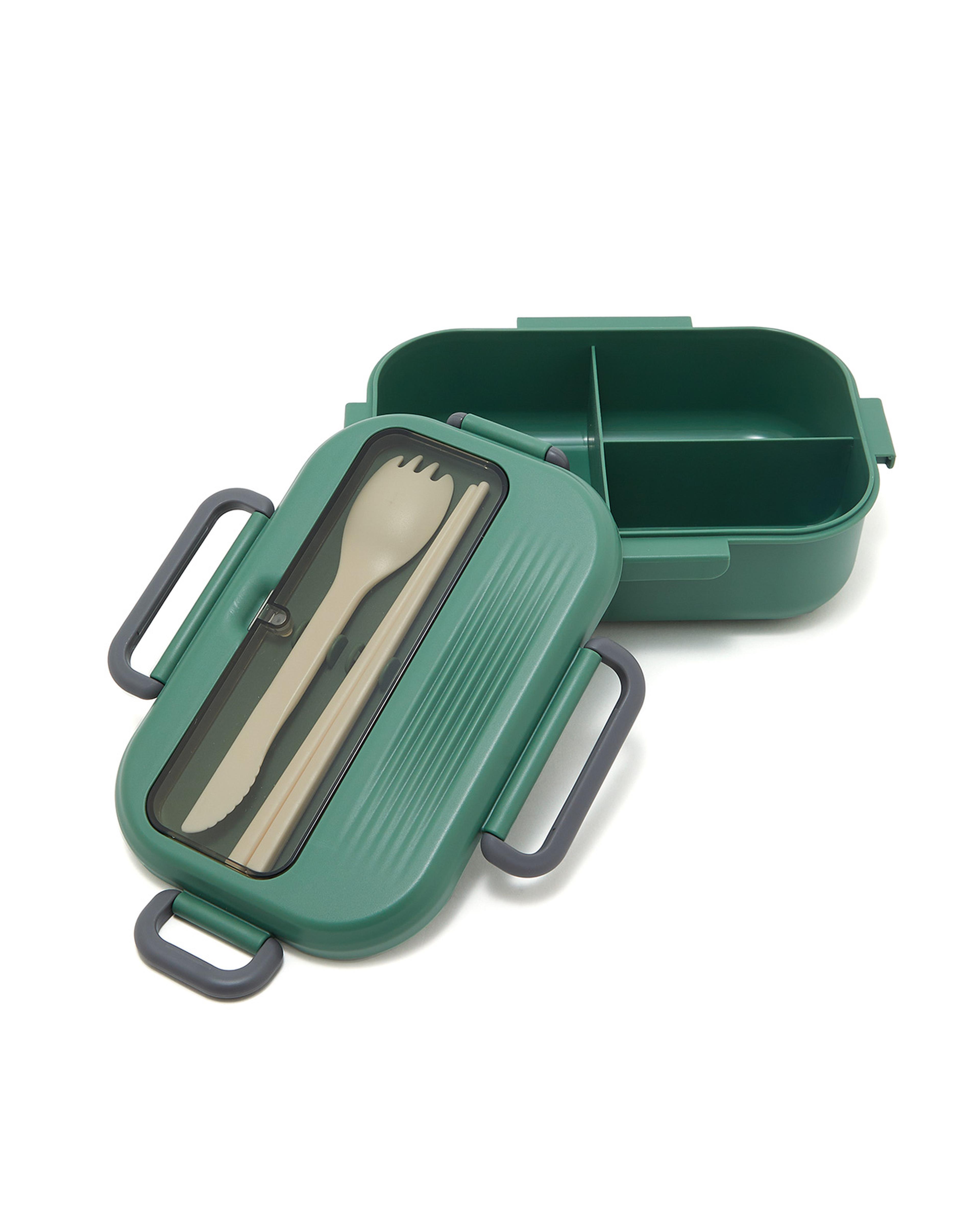 صندوق غداء بينتو مع أدوات المائدة