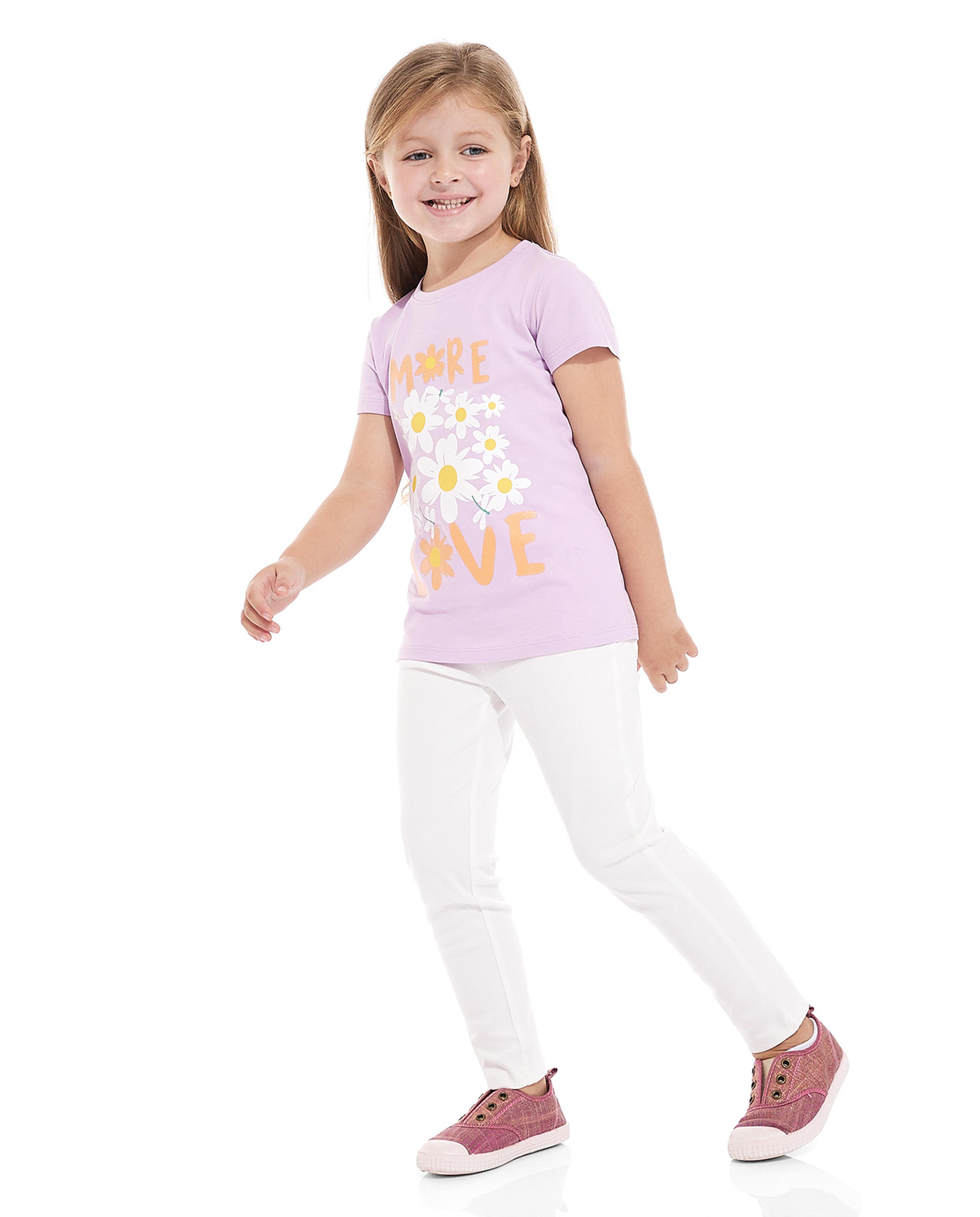 بنطال بقصة ضيقة وخصر مطاطي