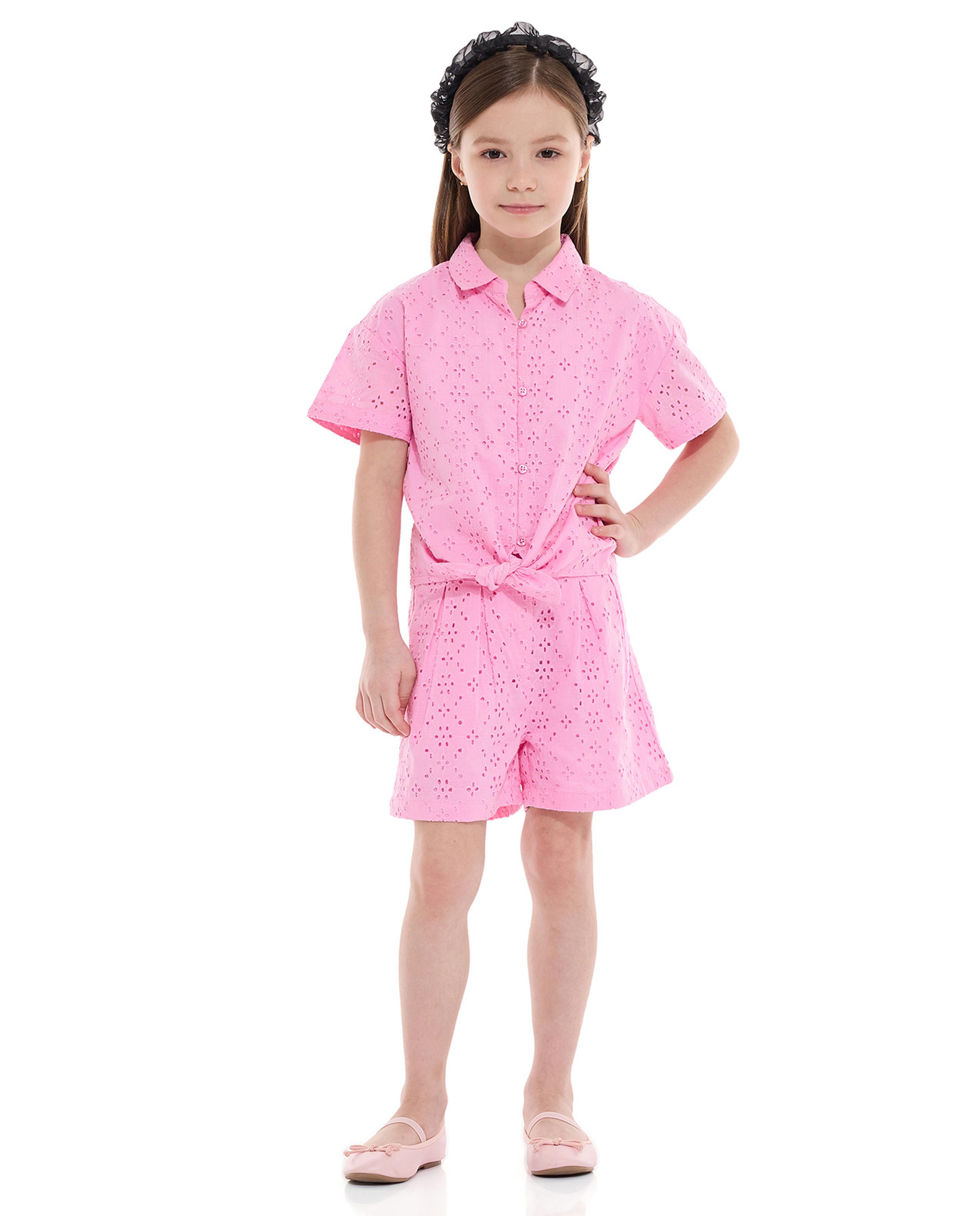 رومبير بياقة قميص وأكمام قصيرة