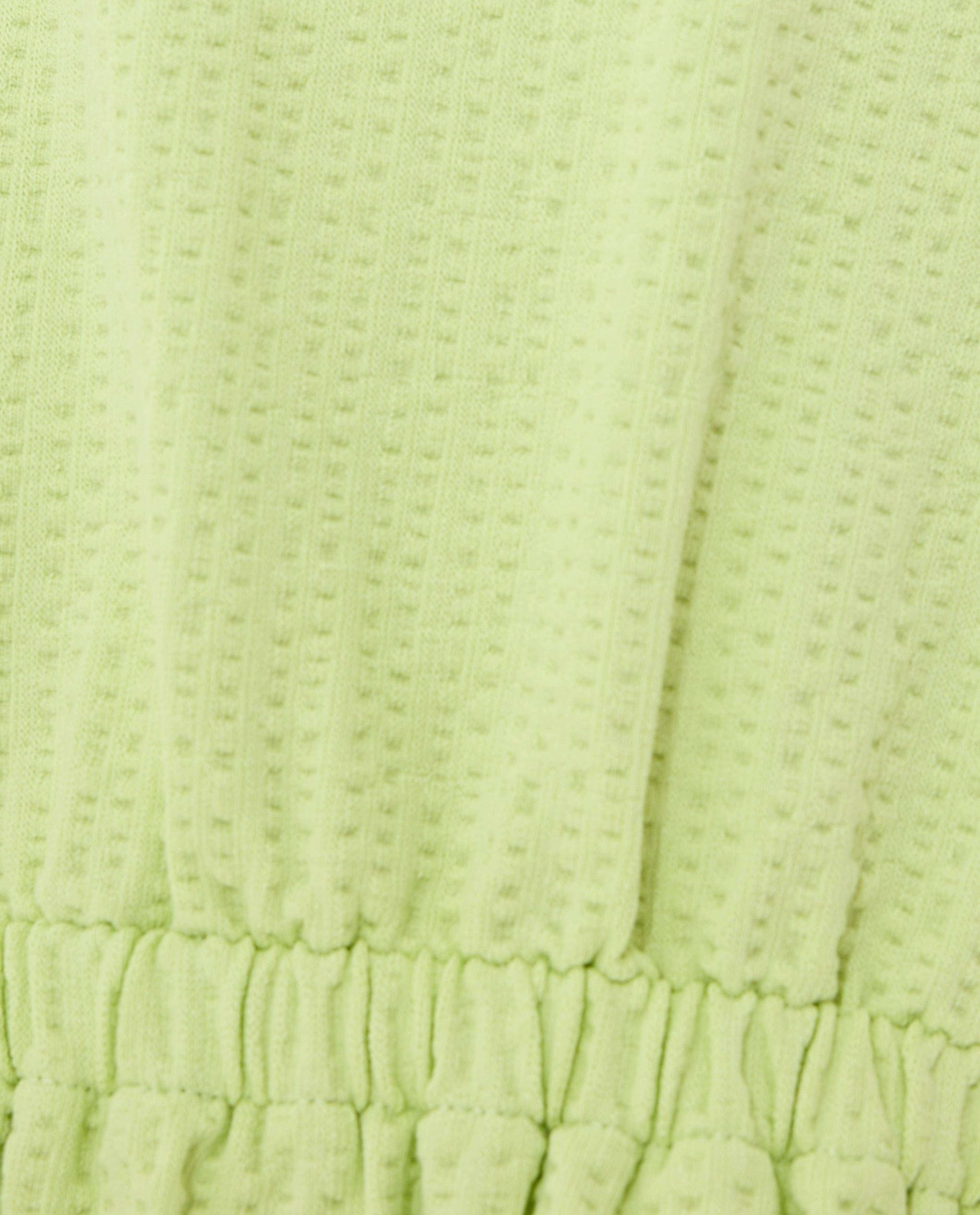 فستان فلير بياقة مستديرة وأكمام منفوخة