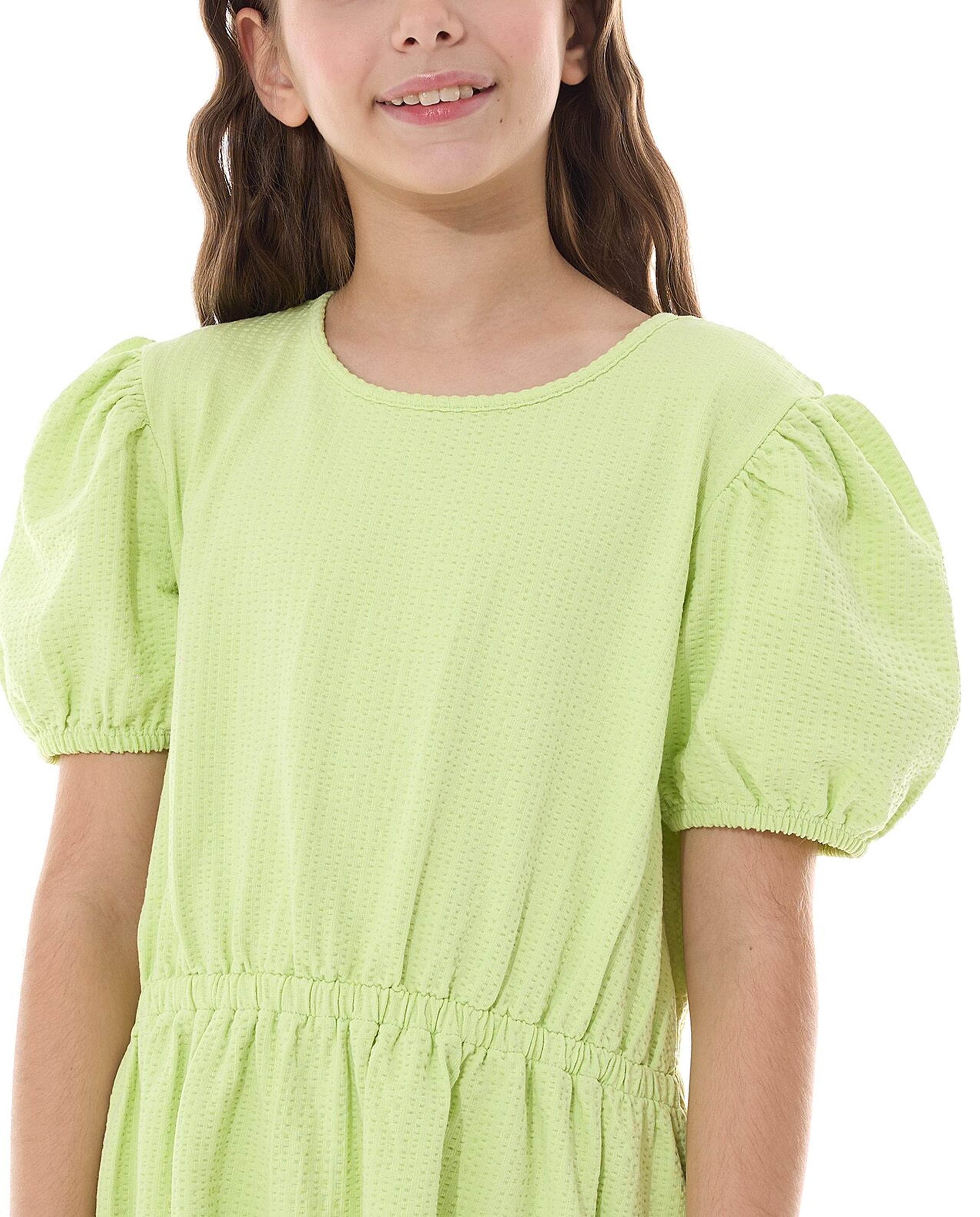 فستان فلير بياقة مستديرة وأكمام منفوخة