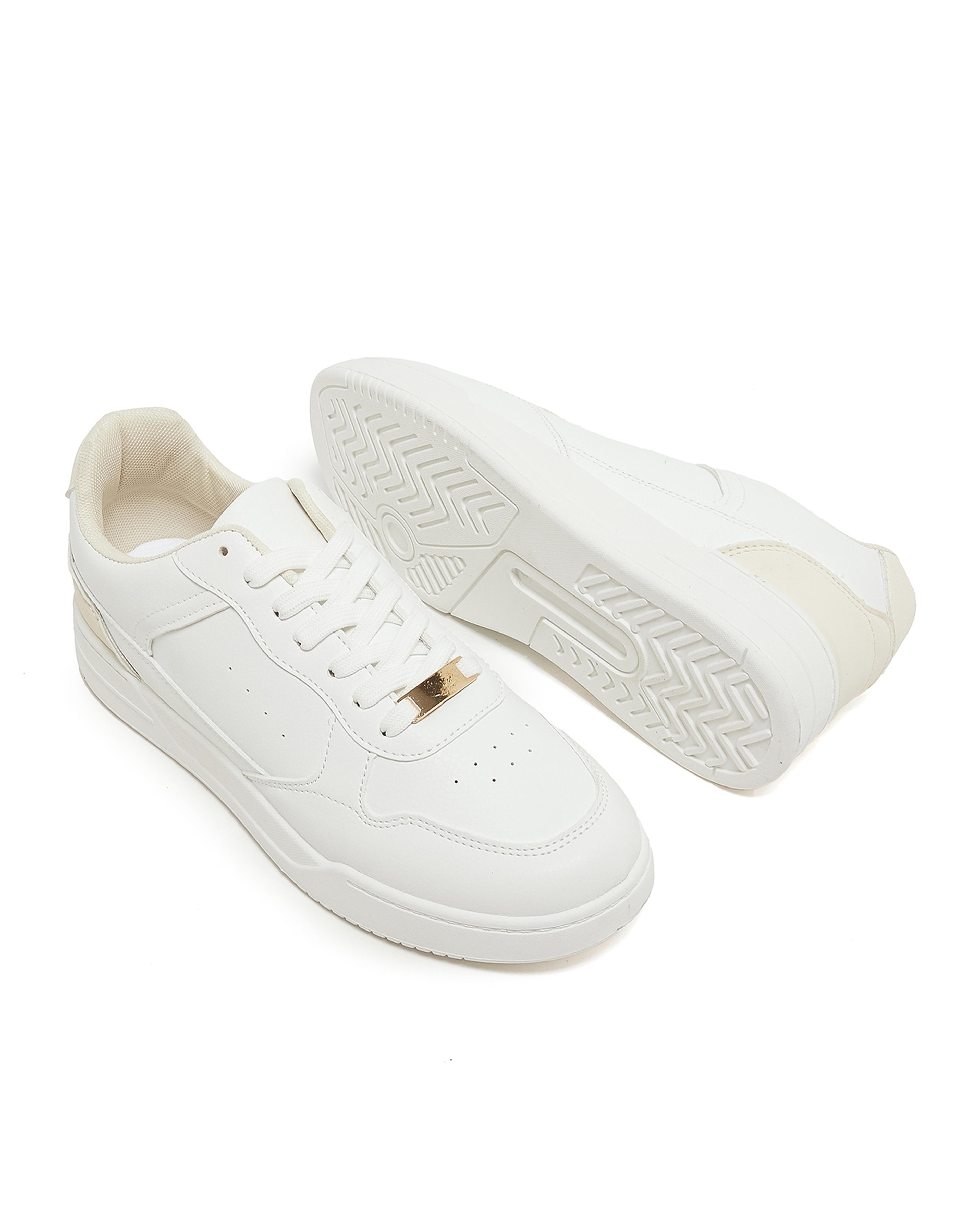 حذاء سنيكرز برباط