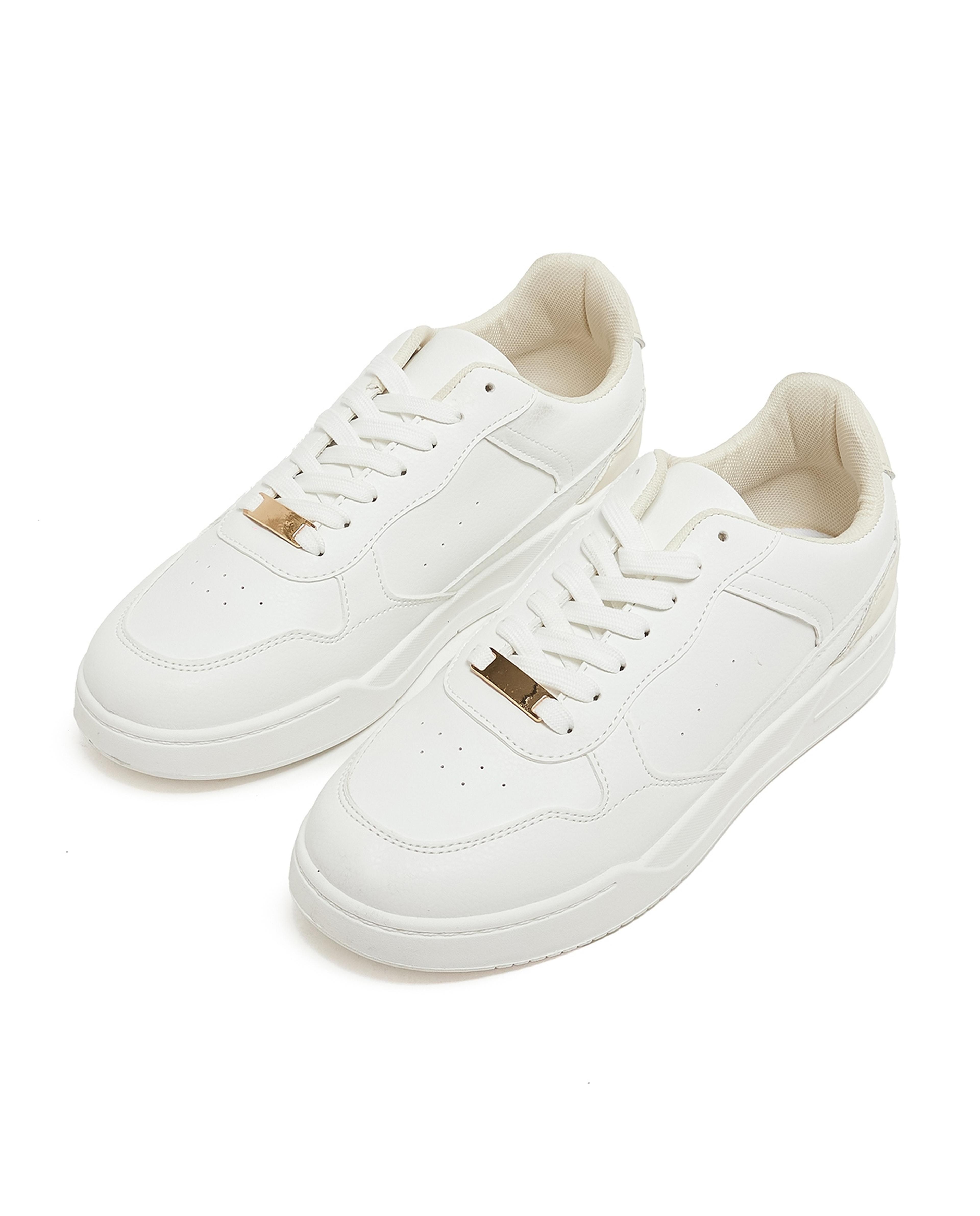 حذاء سنيكرز برباط