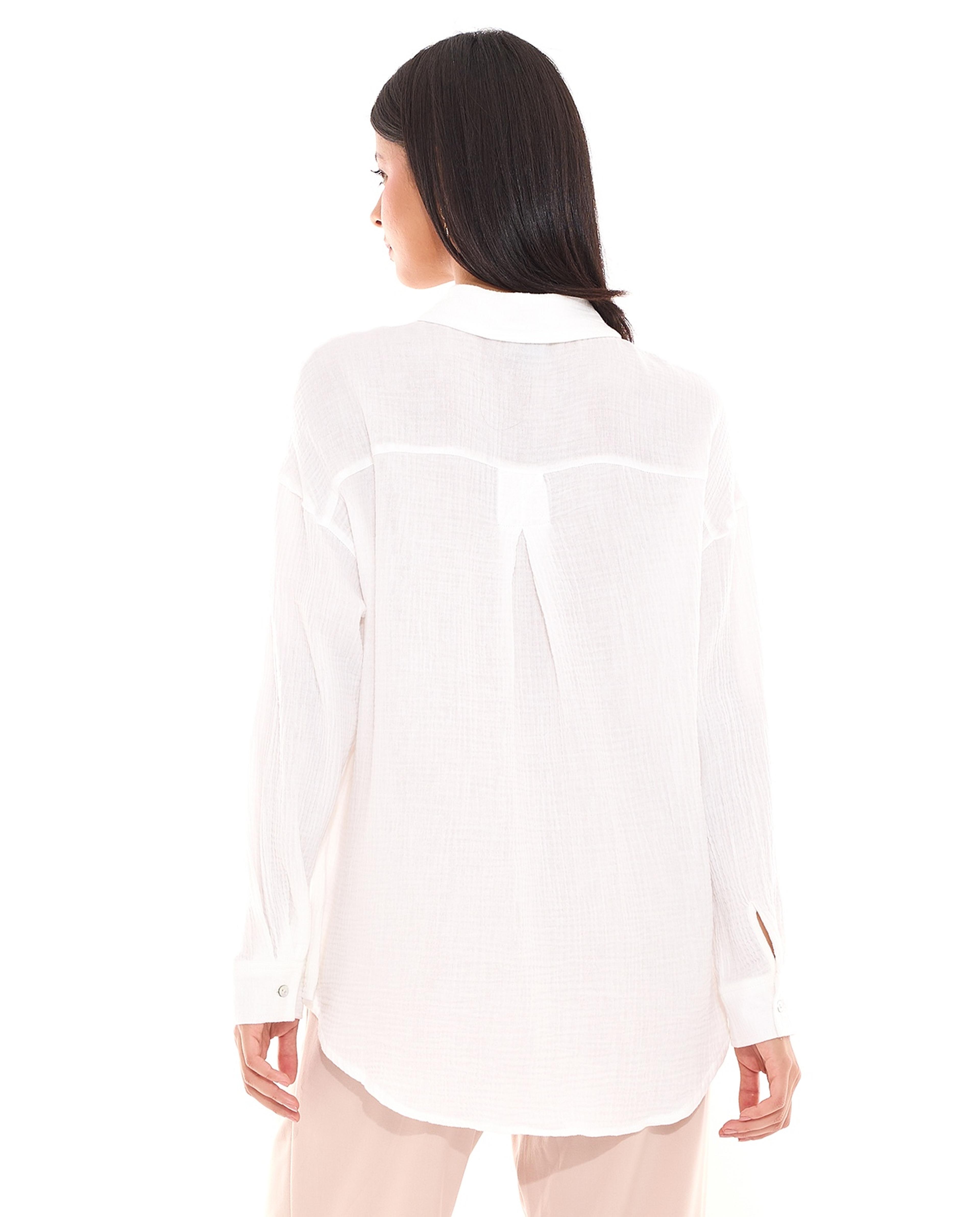 قميص بأكمام طويلة