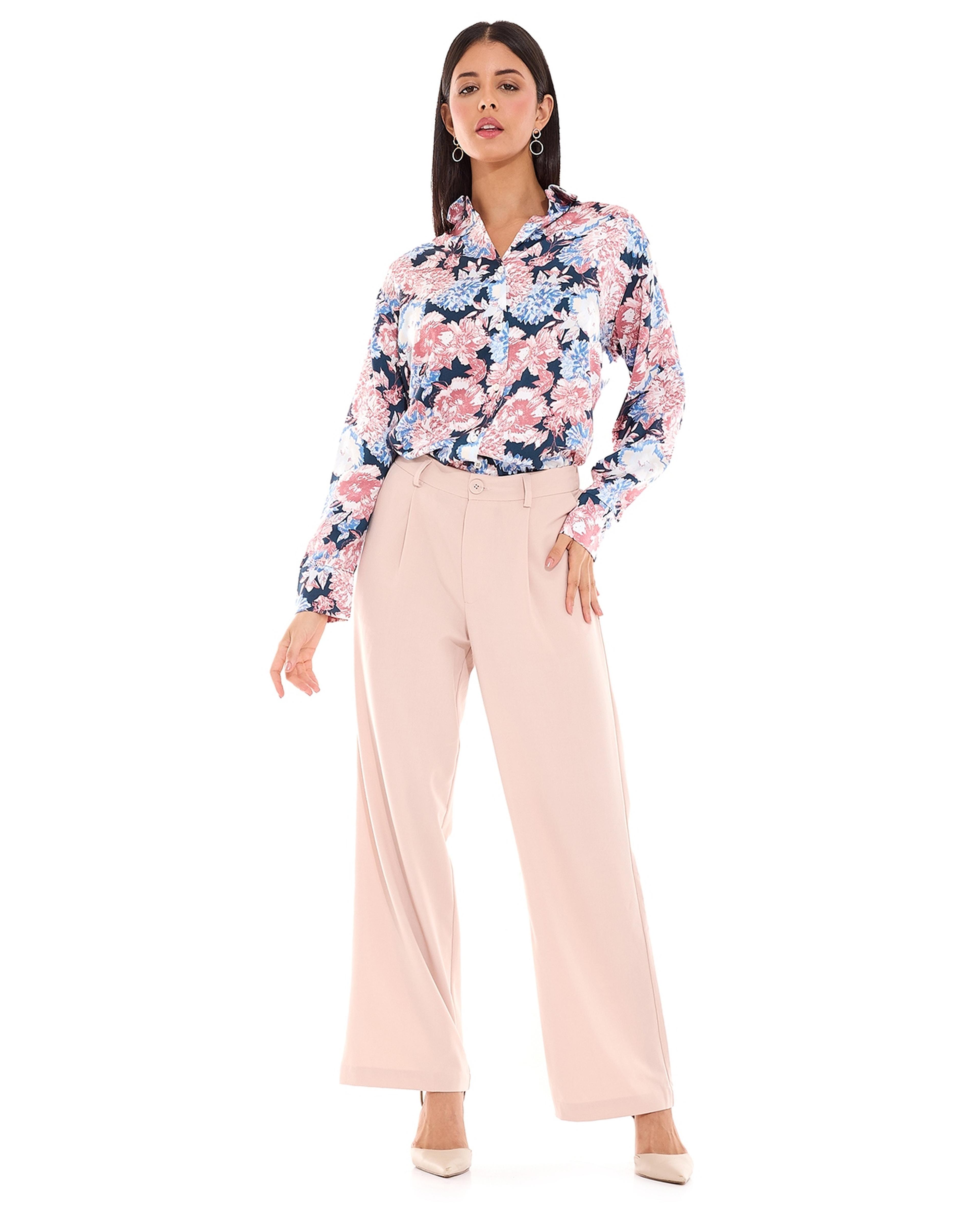 قميص بطبعة الأزهار وأكمام طويلة