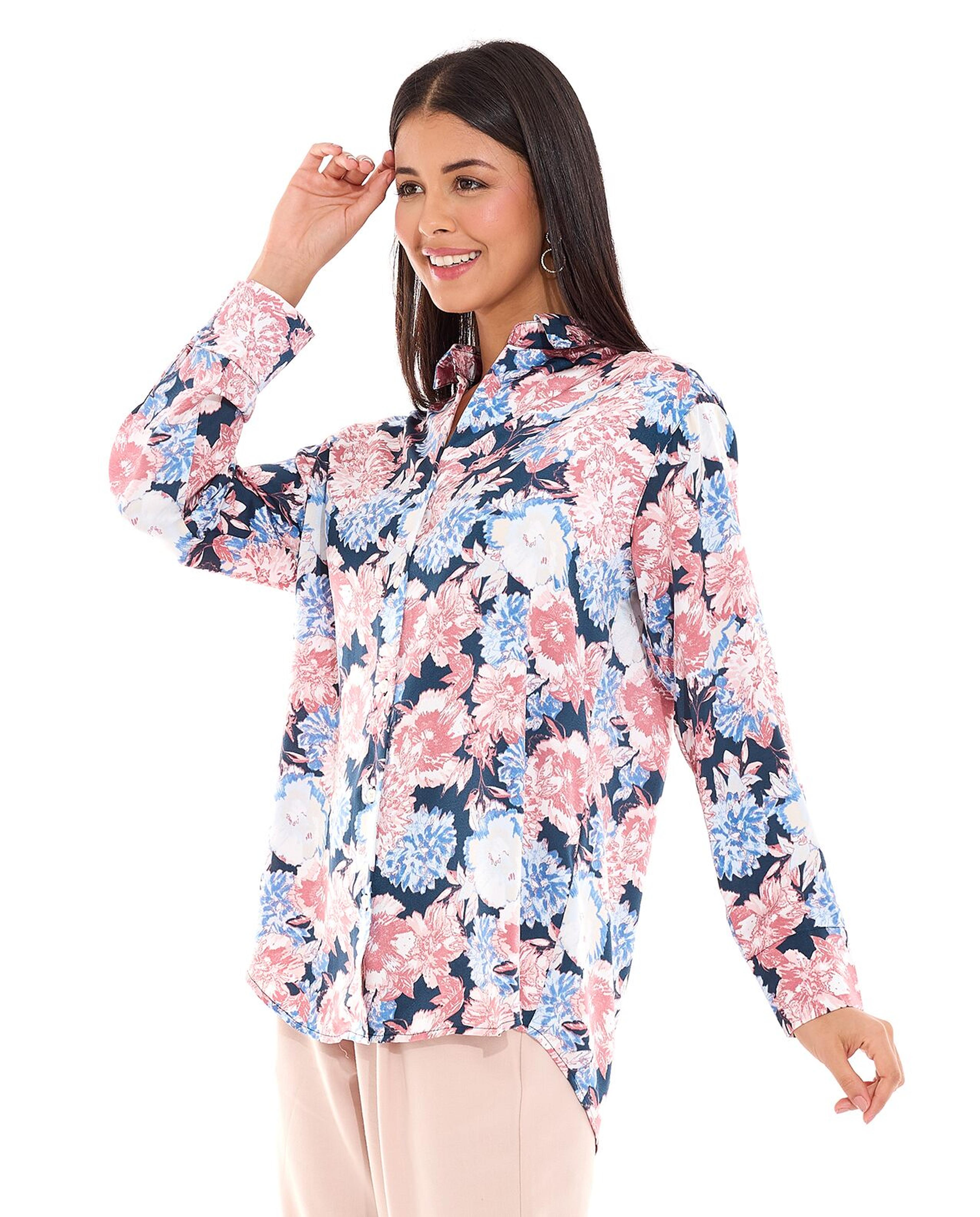 قميص بطبعة الأزهار وأكمام طويلة