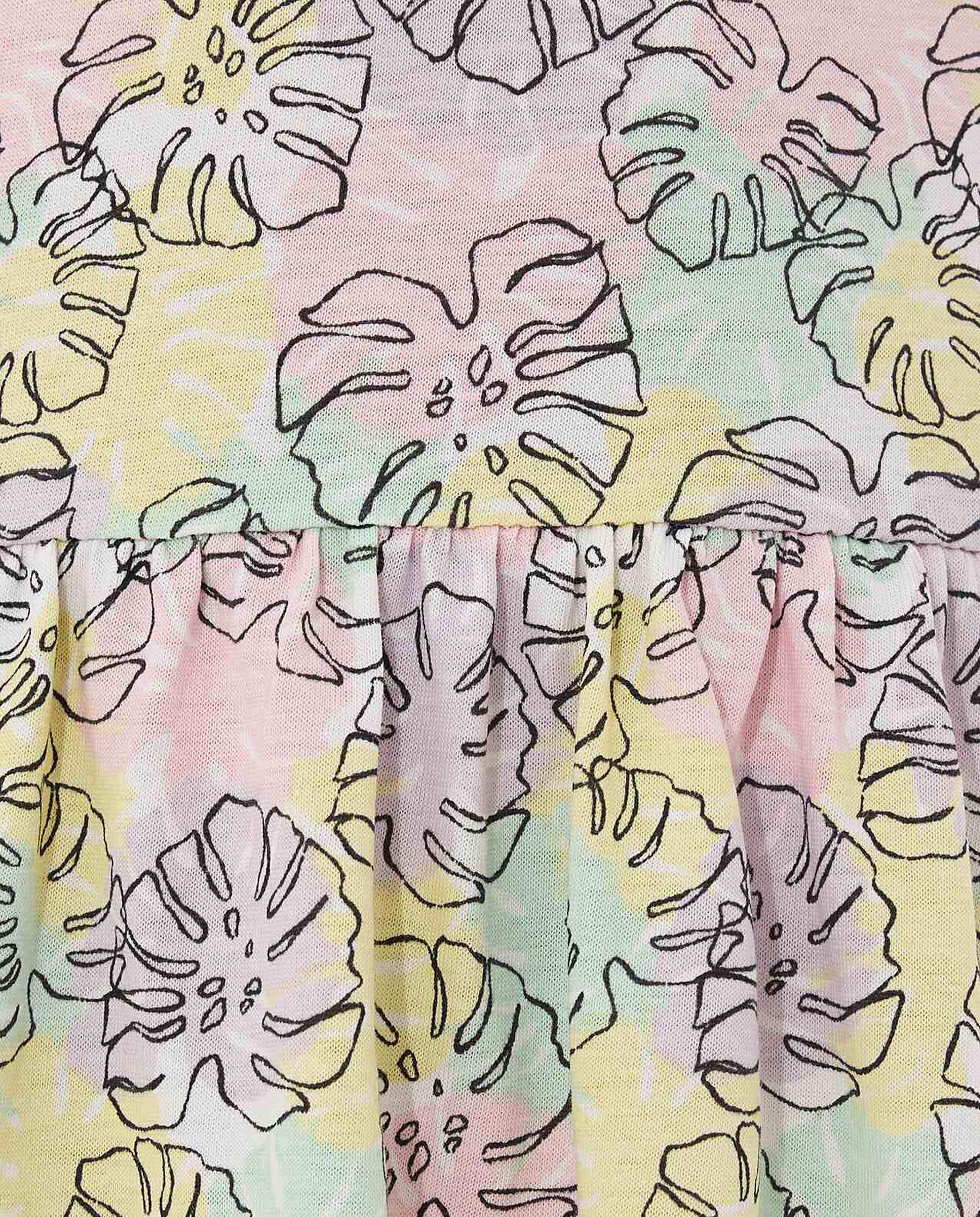 فستان فلير بطبعة الأزهار وأكمام قصيرة وياقة مستديرة