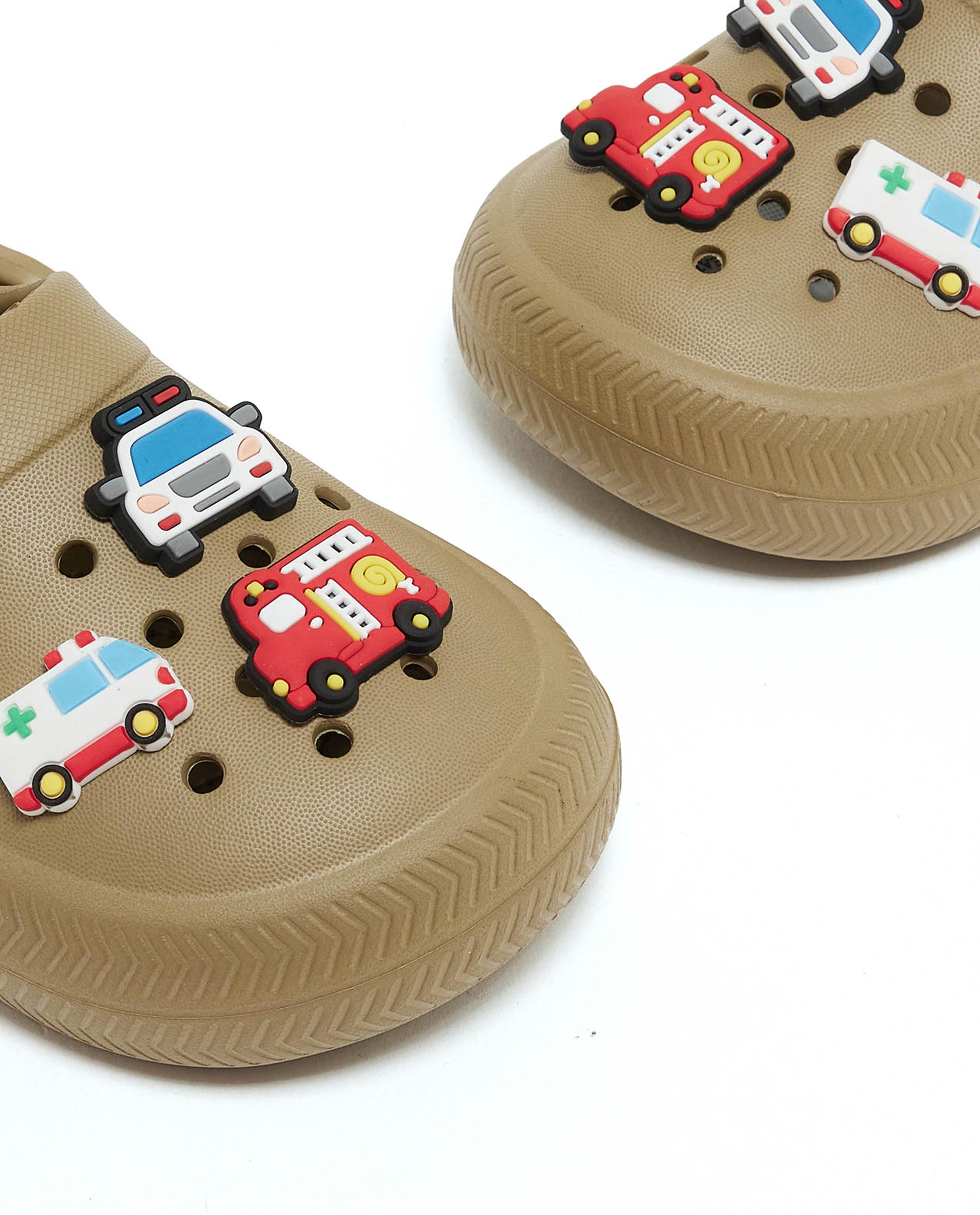 كلوغ بإكسسوار