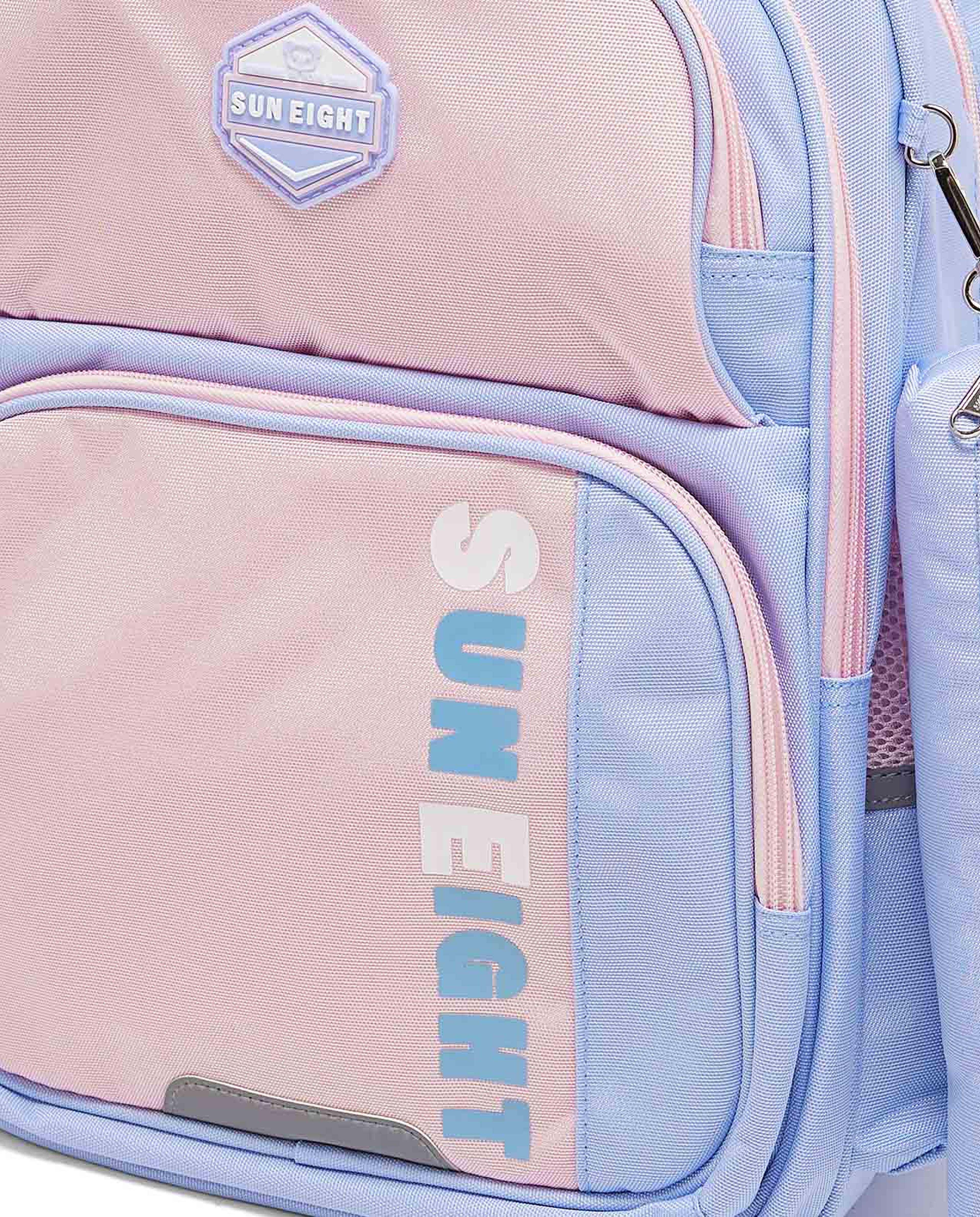 حقيبة ظهر بألوان متباينة مع باوتش