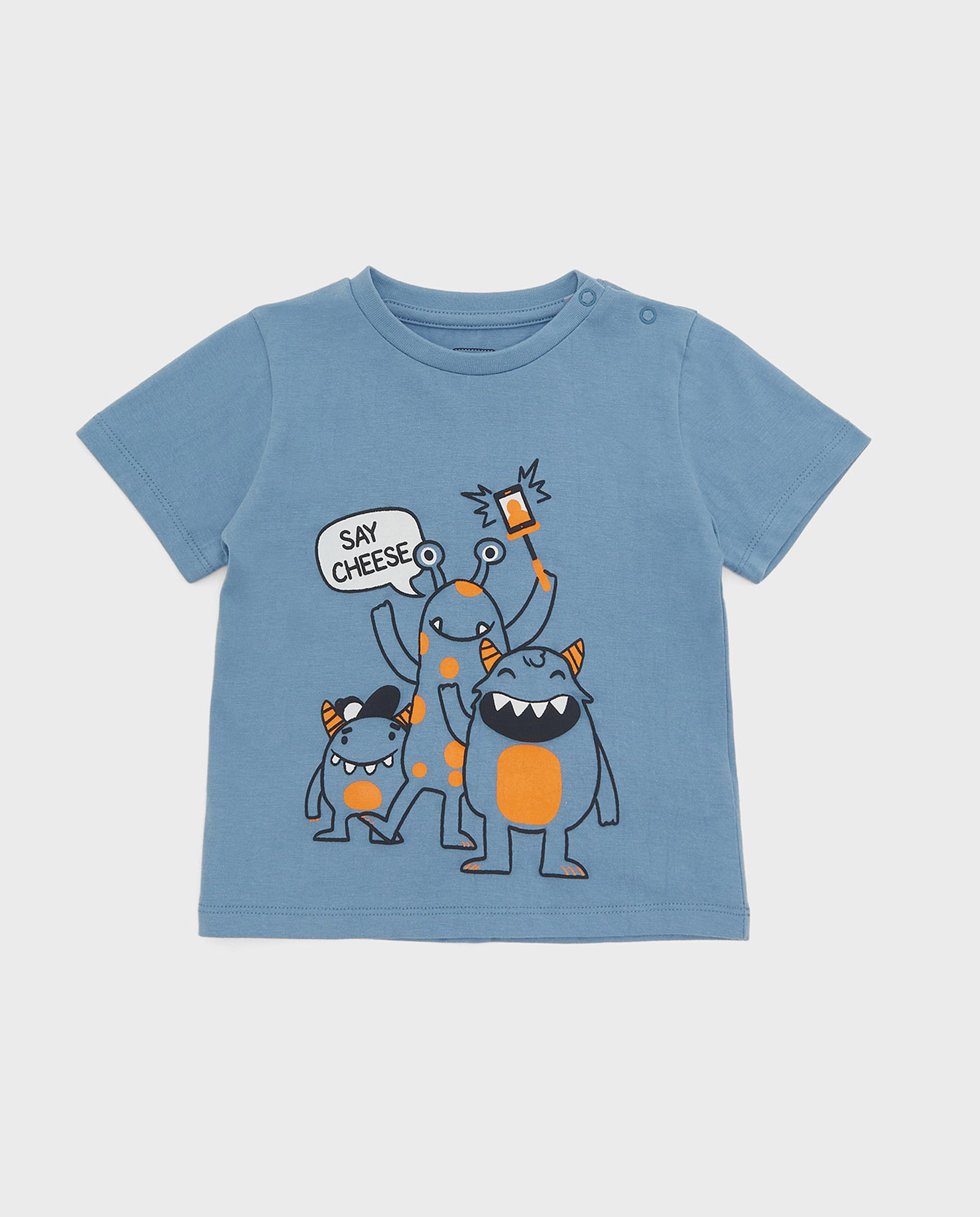 تيشيرت بطبعة وياقة مستديرة