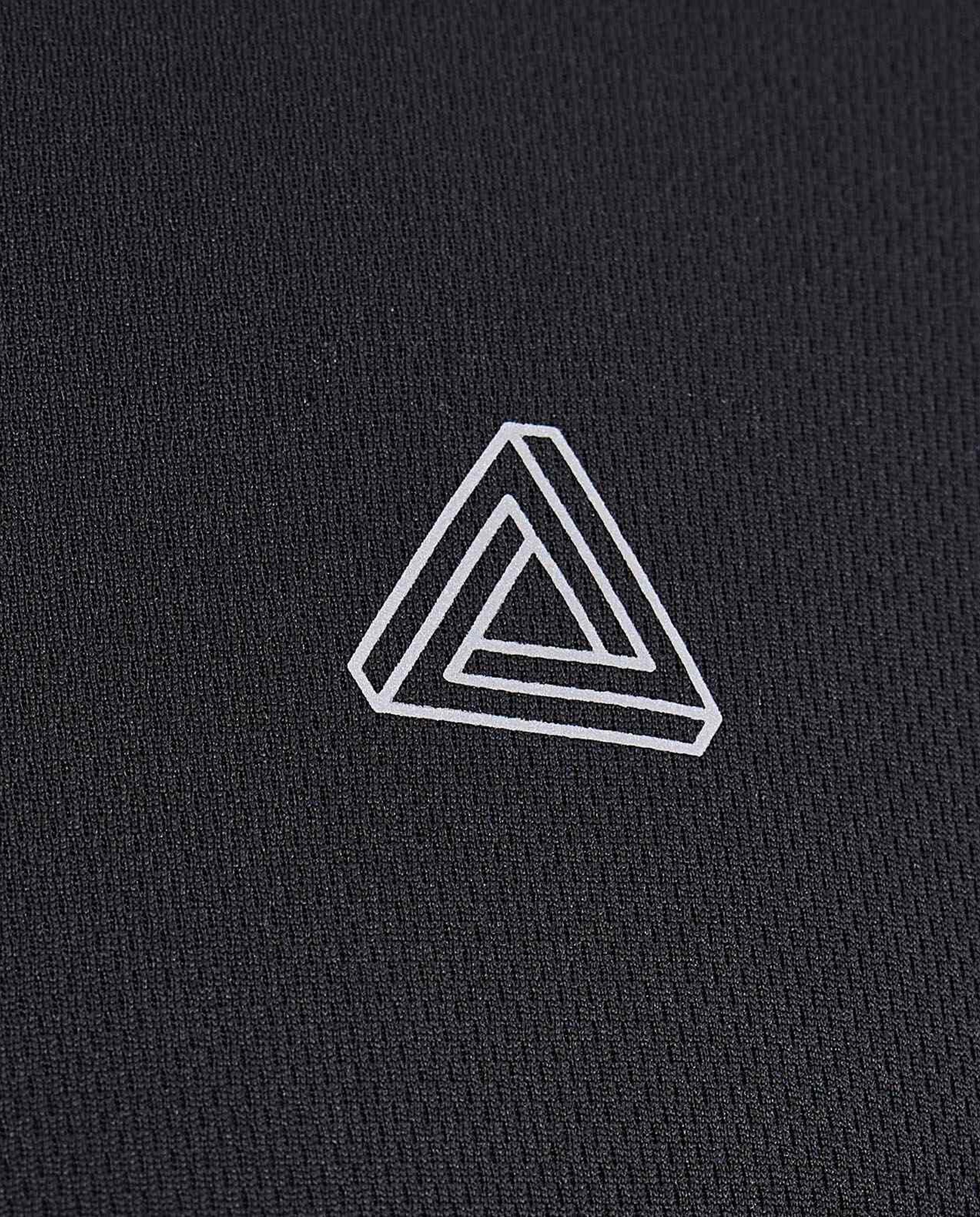 تيشيرت رياضي سادة باكمام قصيرة ورقبة مستديرة