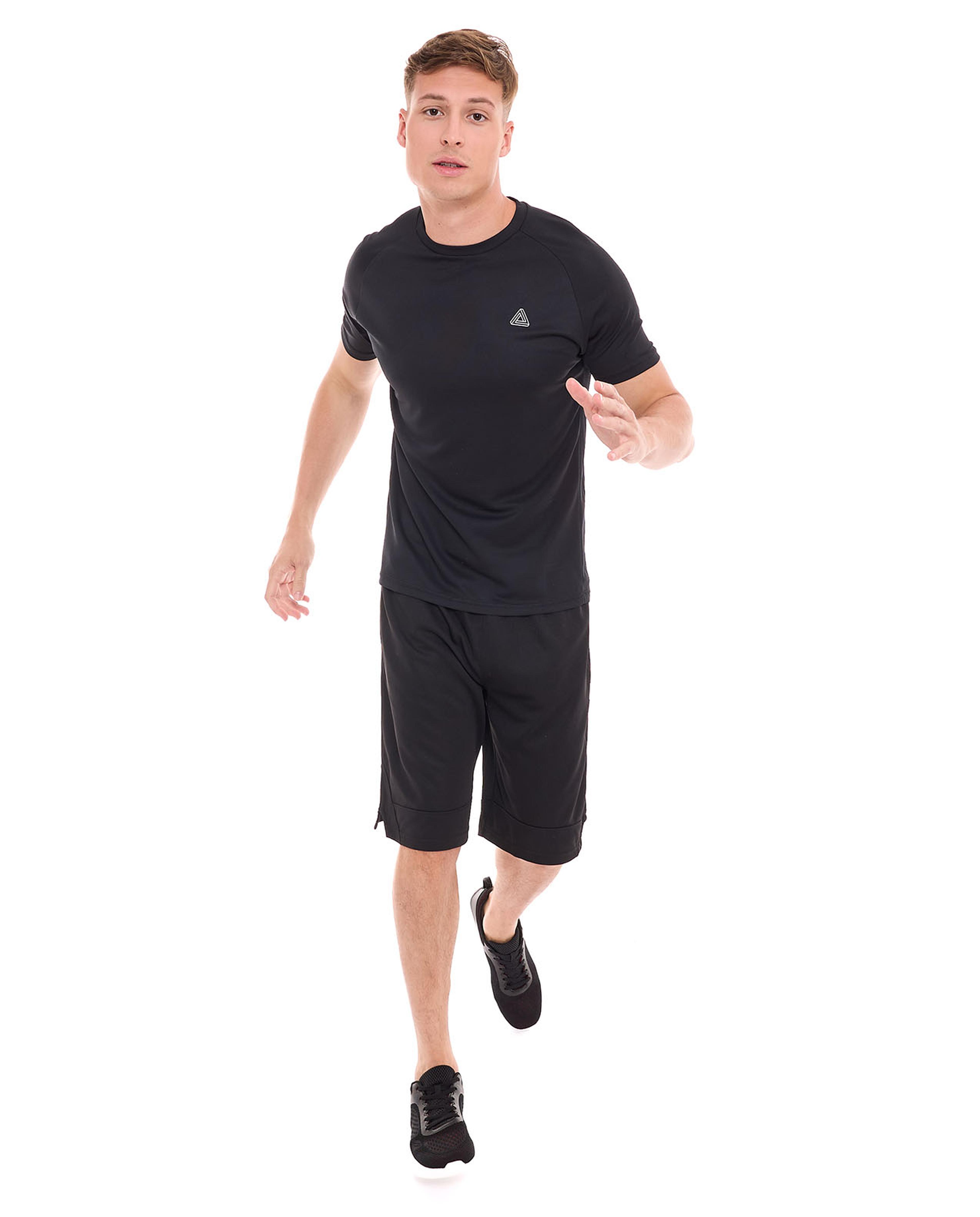 تيشيرت رياضي سادة باكمام قصيرة ورقبة مستديرة