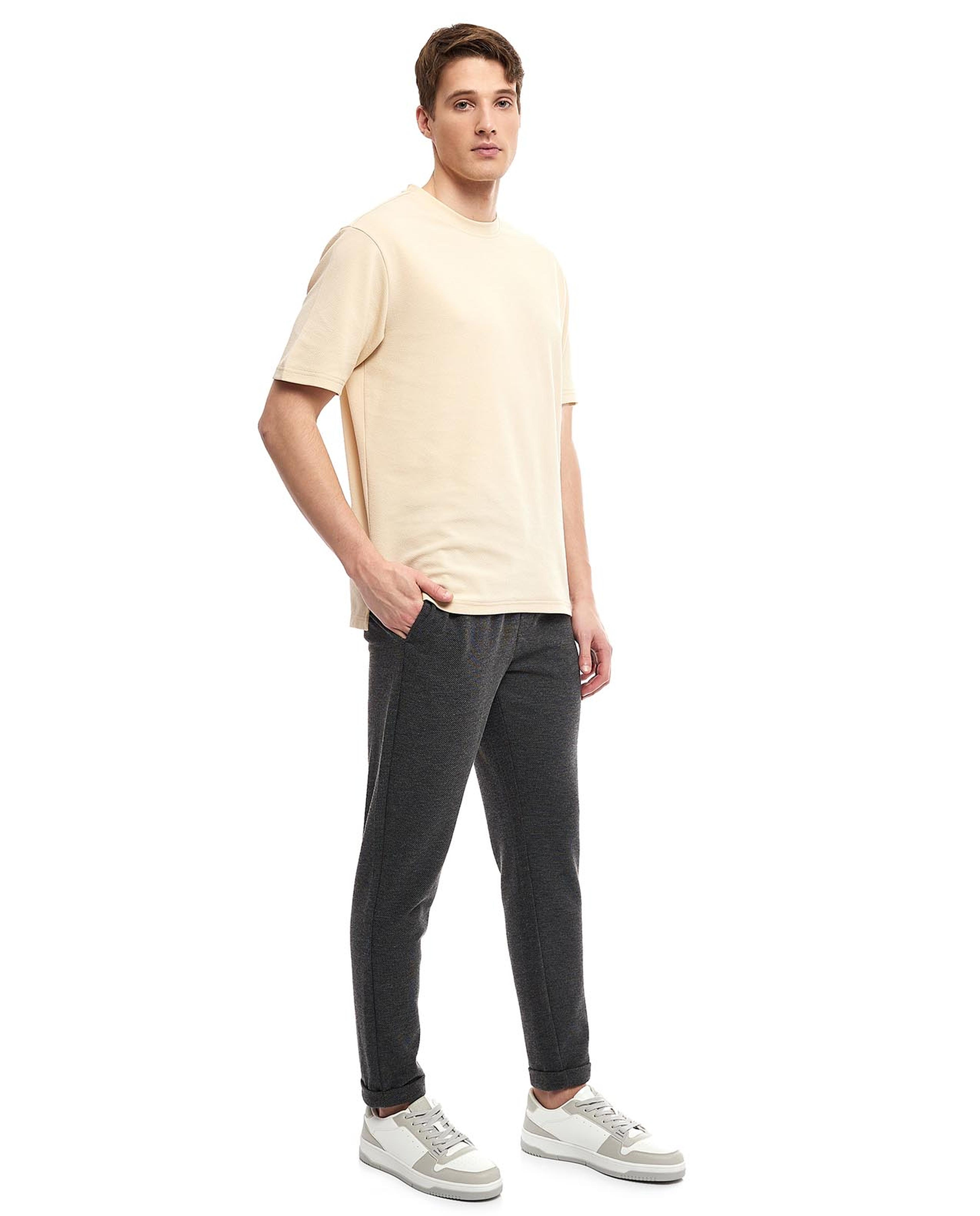 بنطال رياضي سادة برباط على الخصر