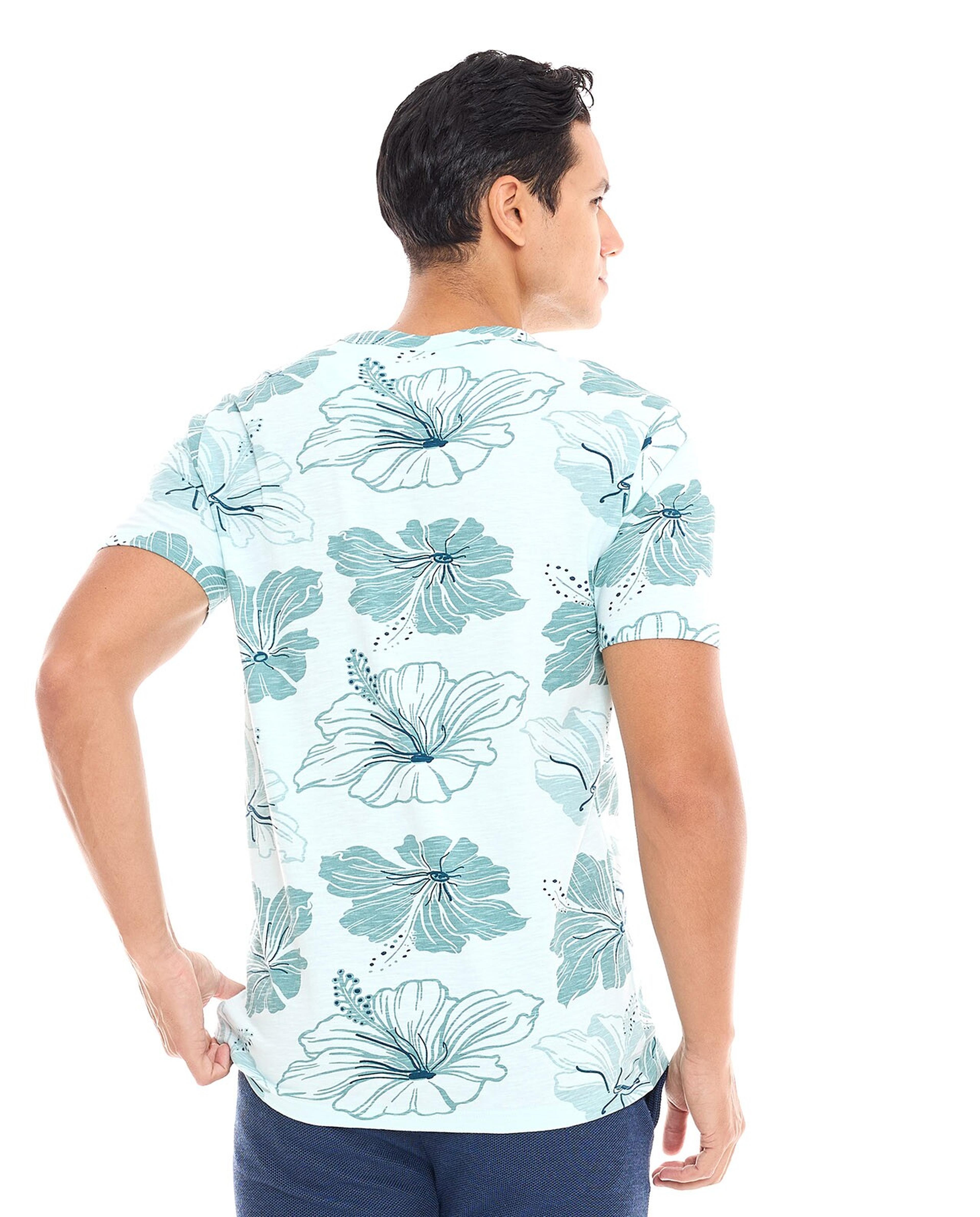 تيشيرت  بطبعة زهور بأكمام قصيرة