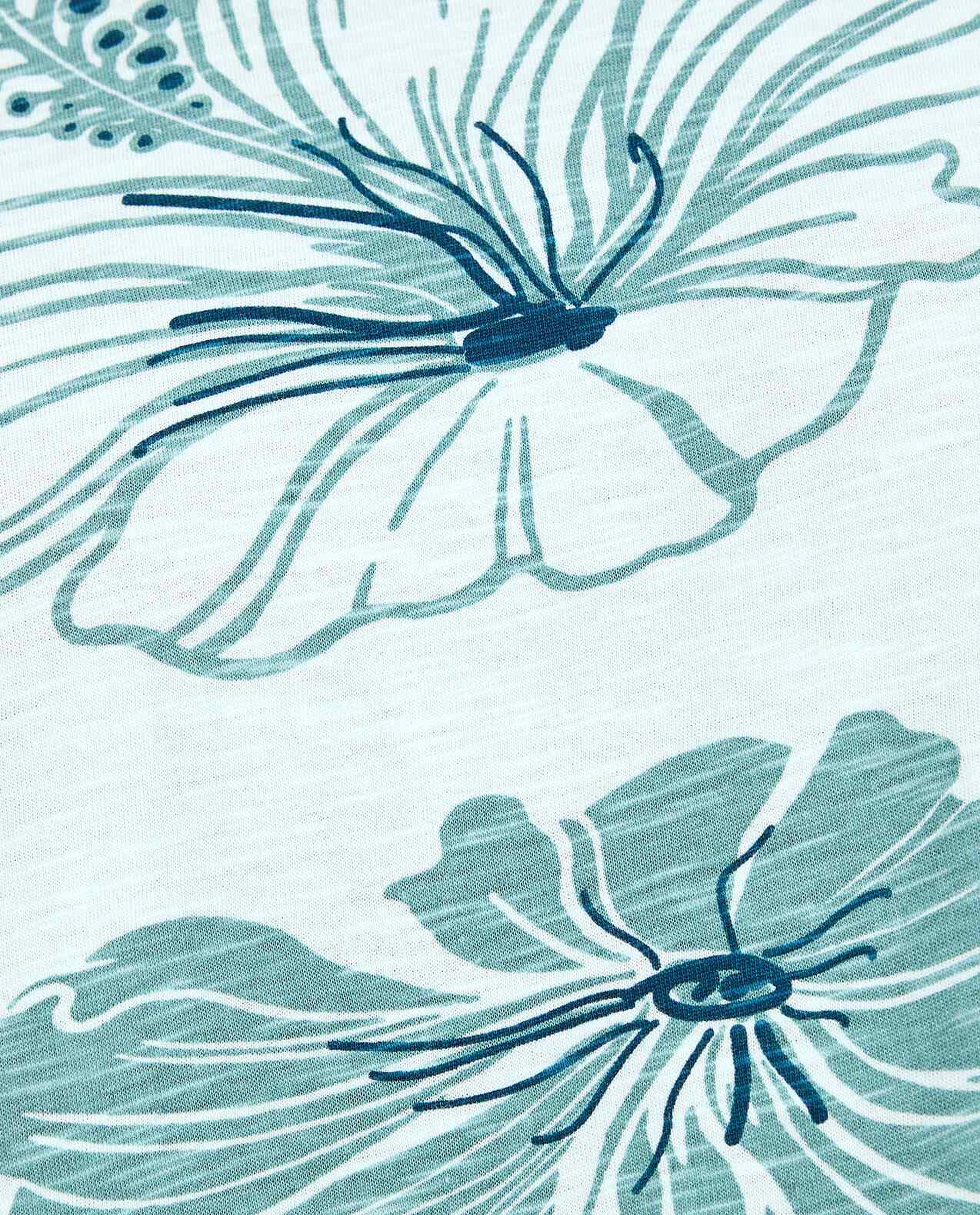 تيشيرت  بطبعة زهور بأكمام قصيرة