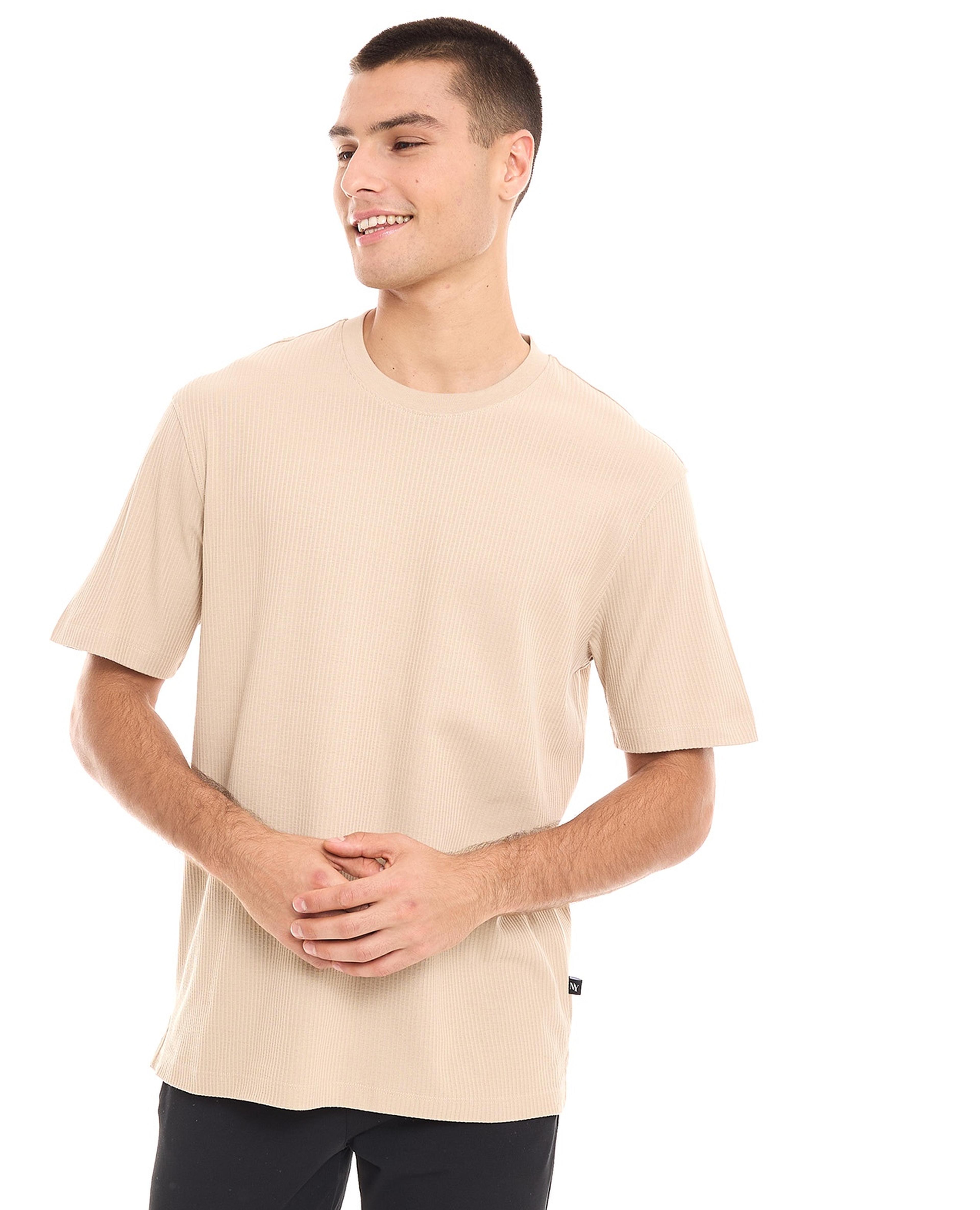 تيشيرت مرن بأكمام قصيرة ورقبة مستديرة