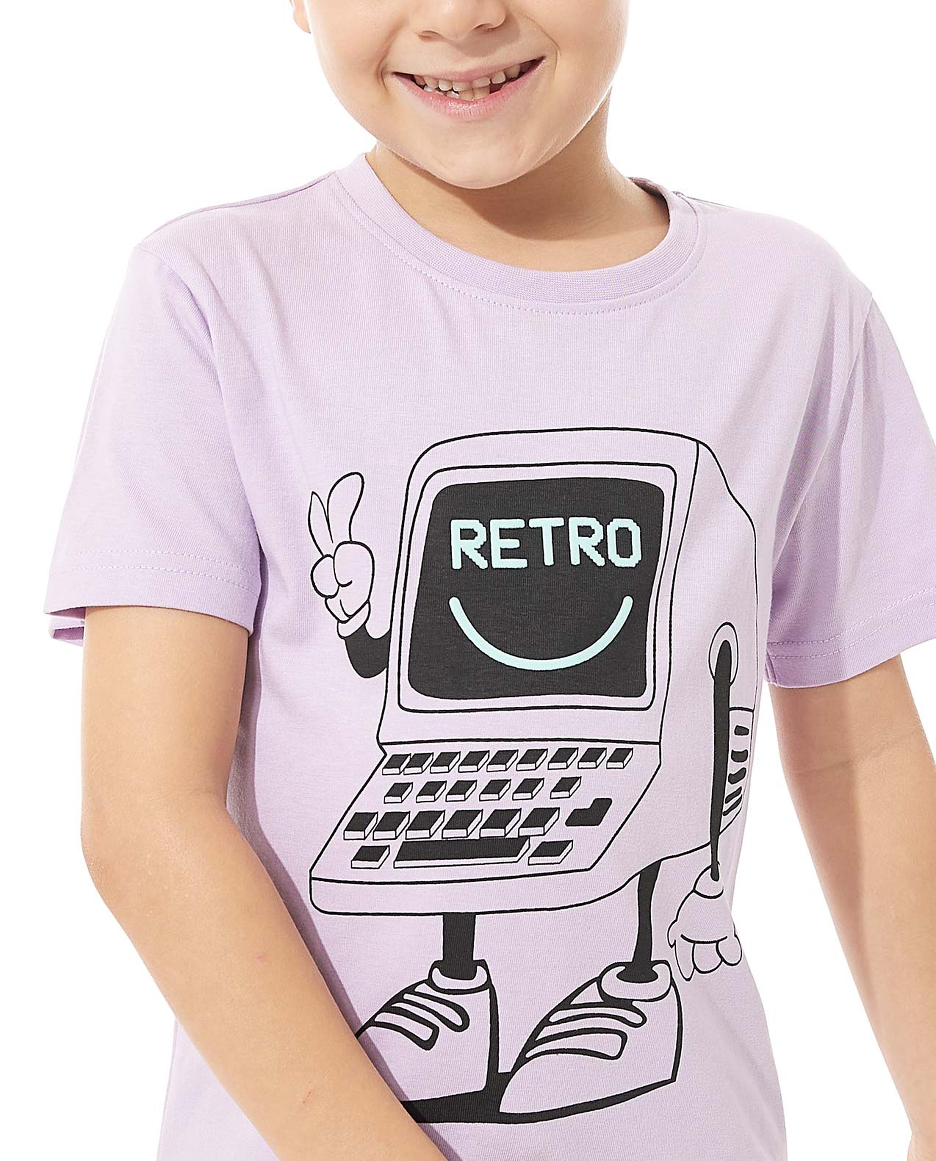 Graphic Print T-Shirt with Crew Neck and Short Sleeves