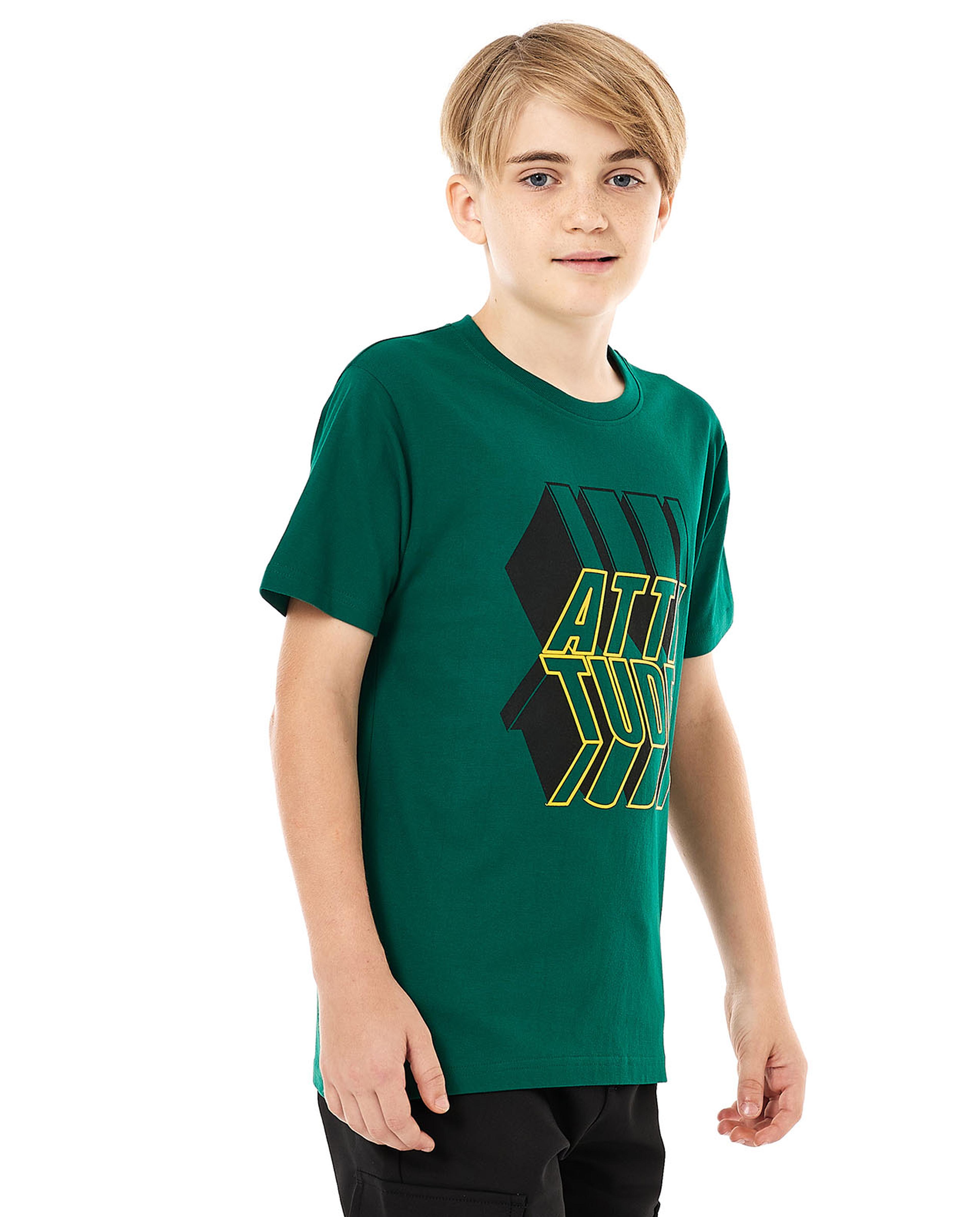 تيشيرت برقبة دائرية وأكمام قصيرة بطبعة جرافيك