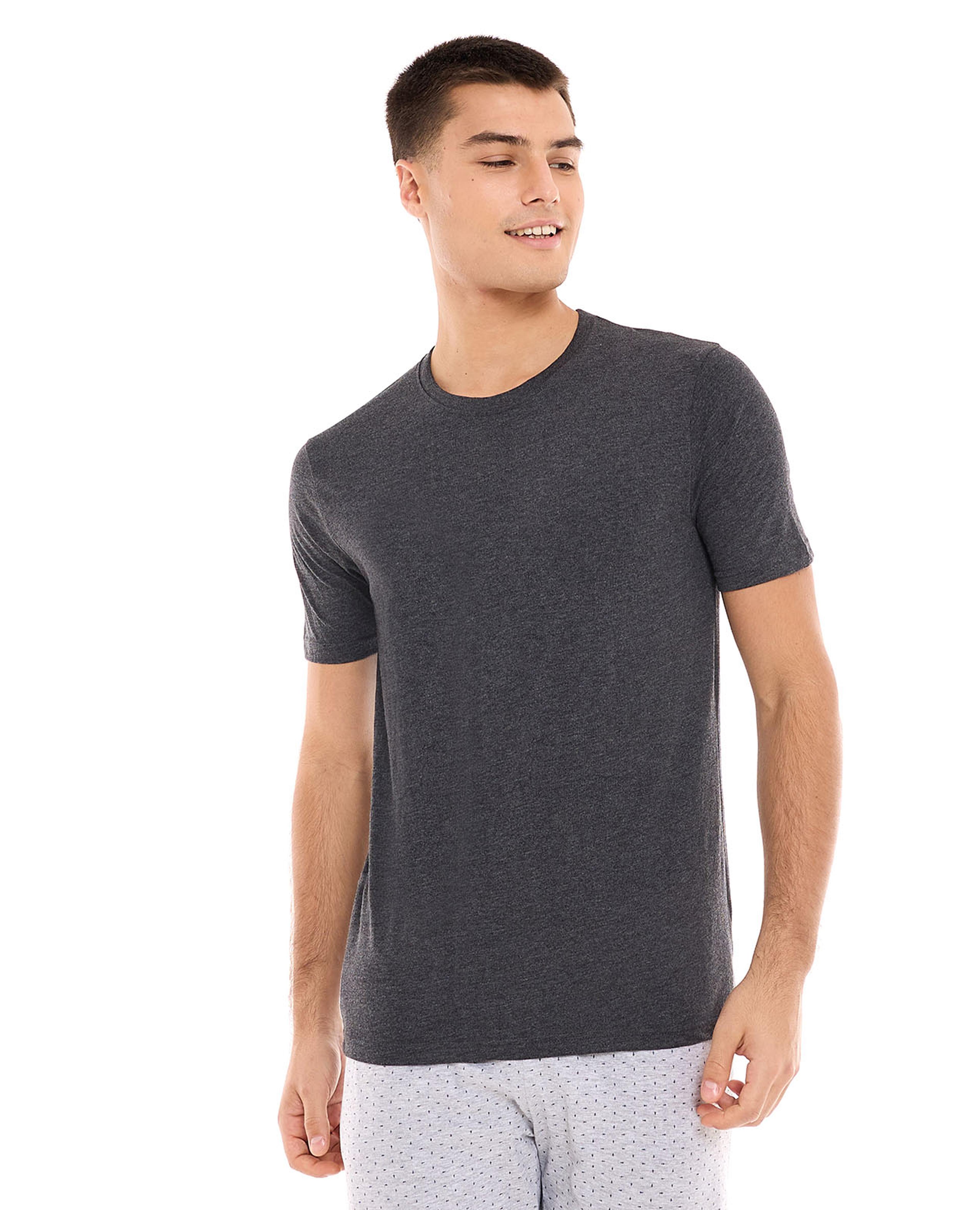 تيشيرت سادة كم قصير