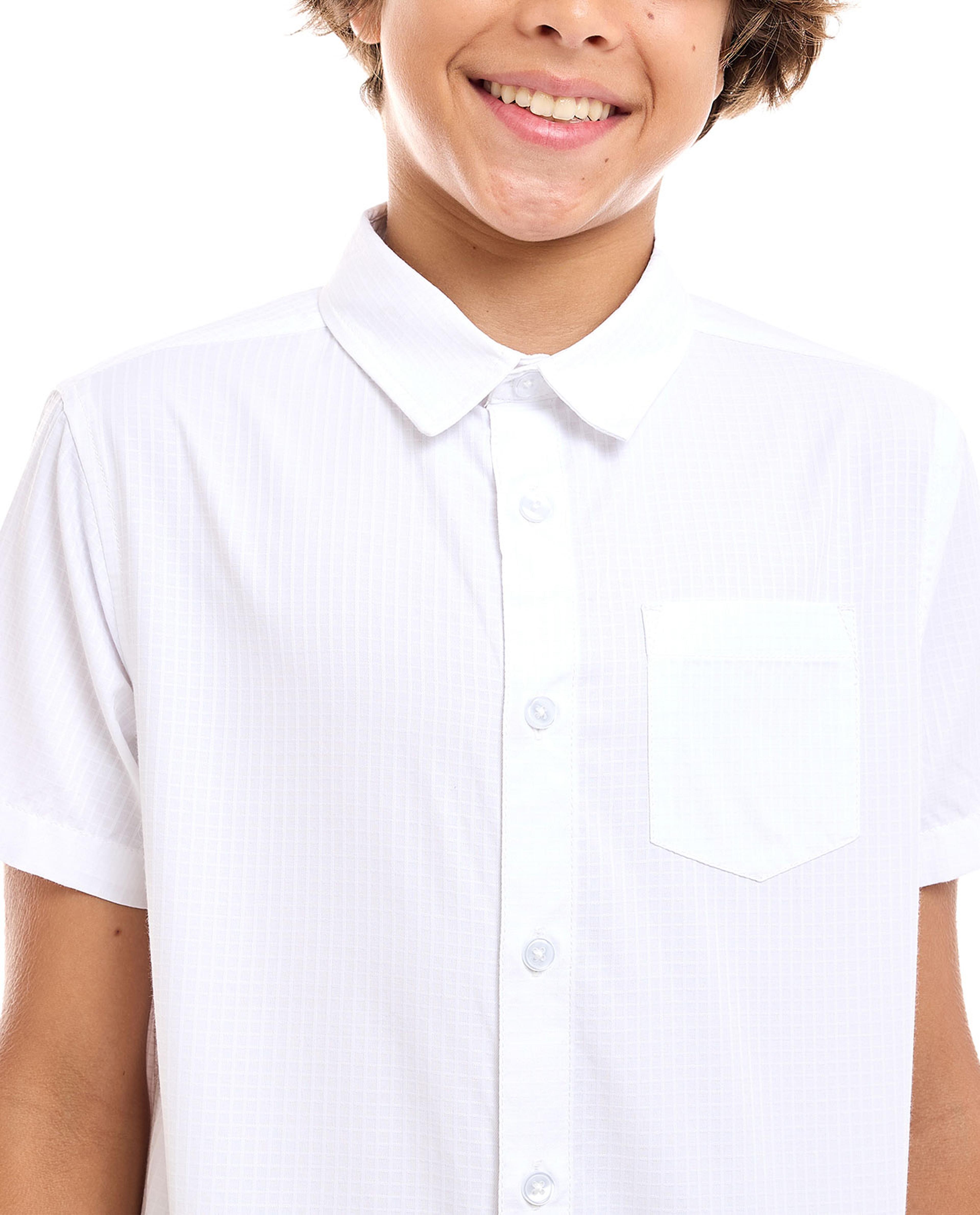 Solid Shirt with Classic Collar and Short Sleeves