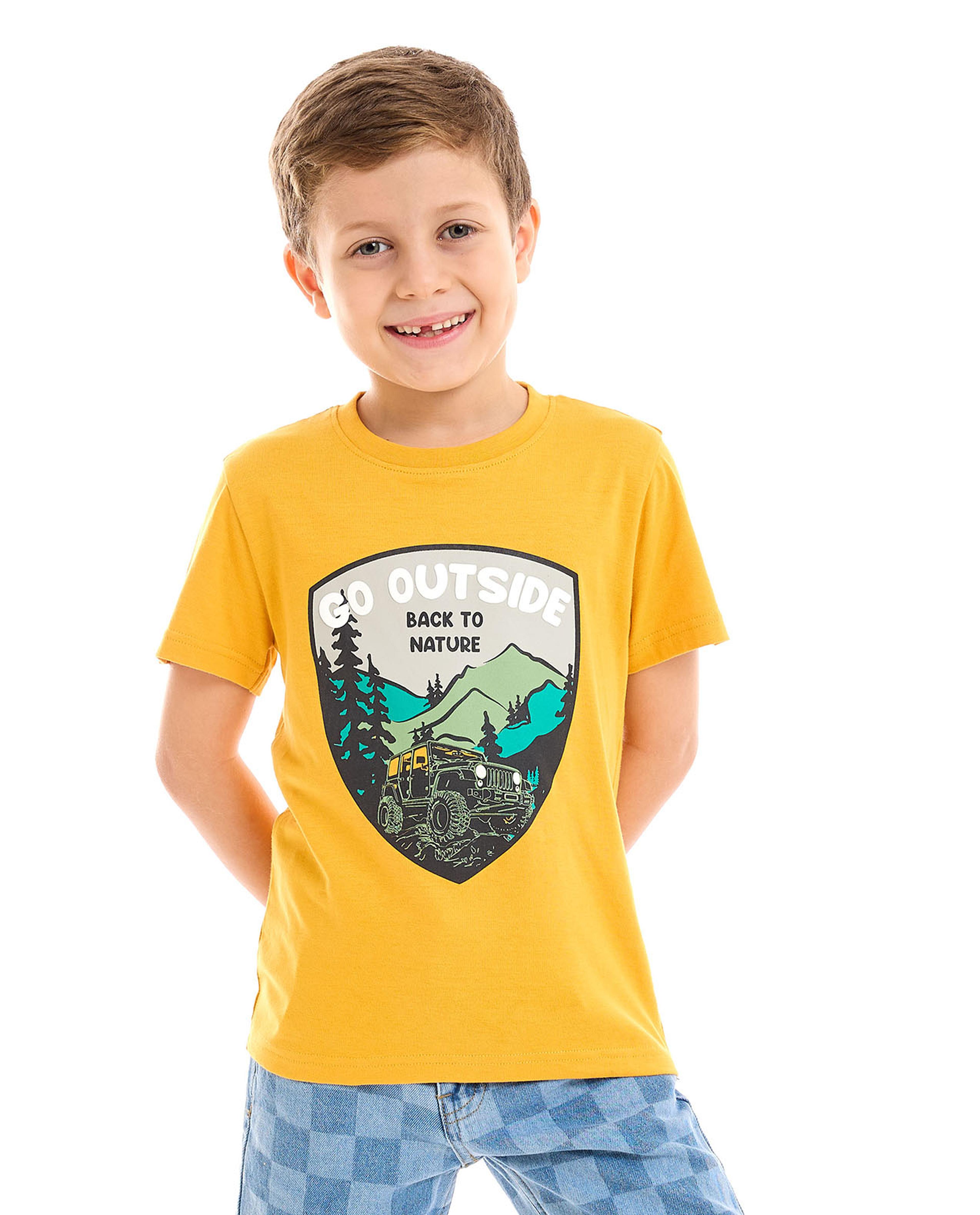 تيشيرت بطبعة وياقة دائرية وأكمام قصيرة