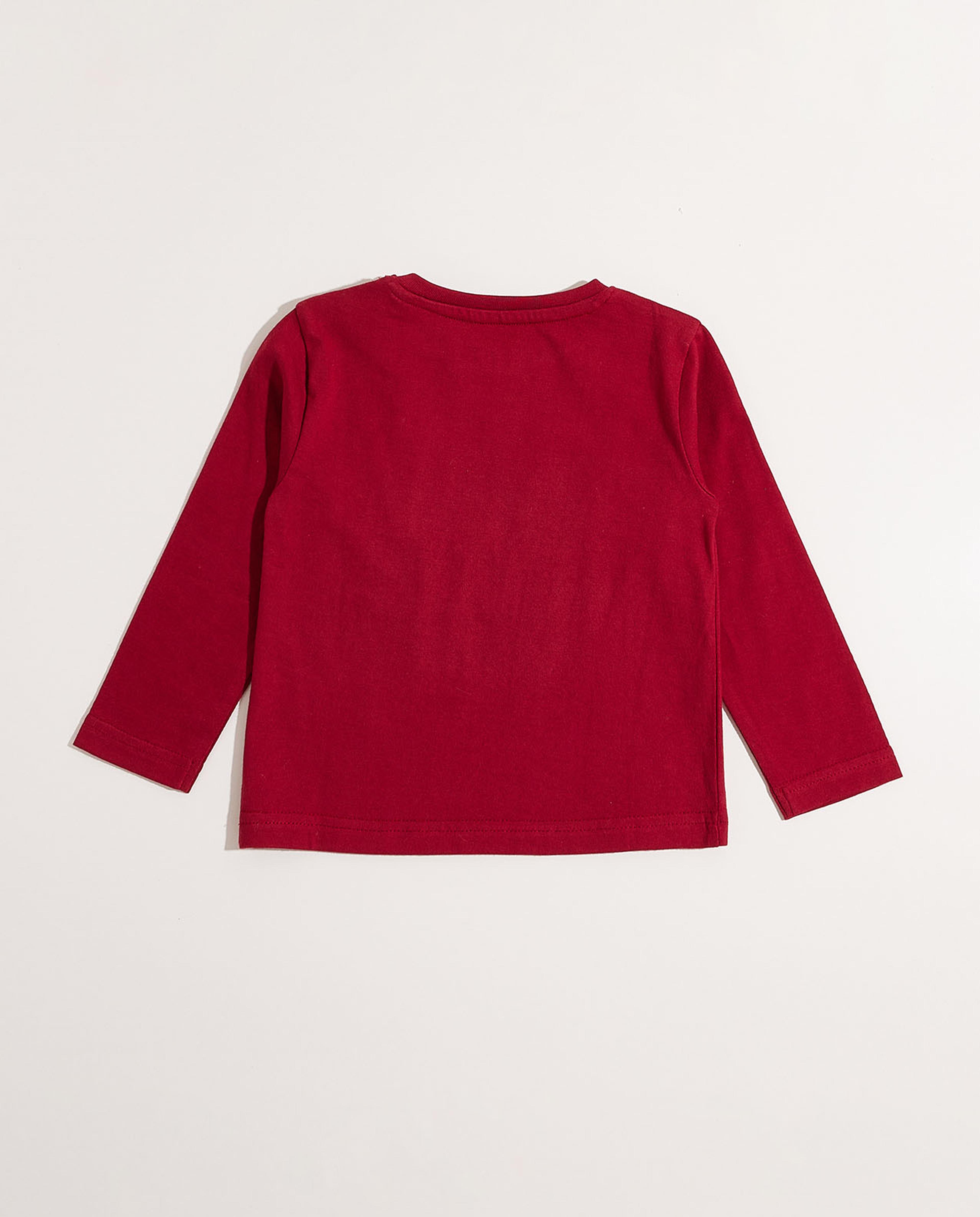 سويتشيرت مطبوع بياقة دائرية وأكمام طويلة