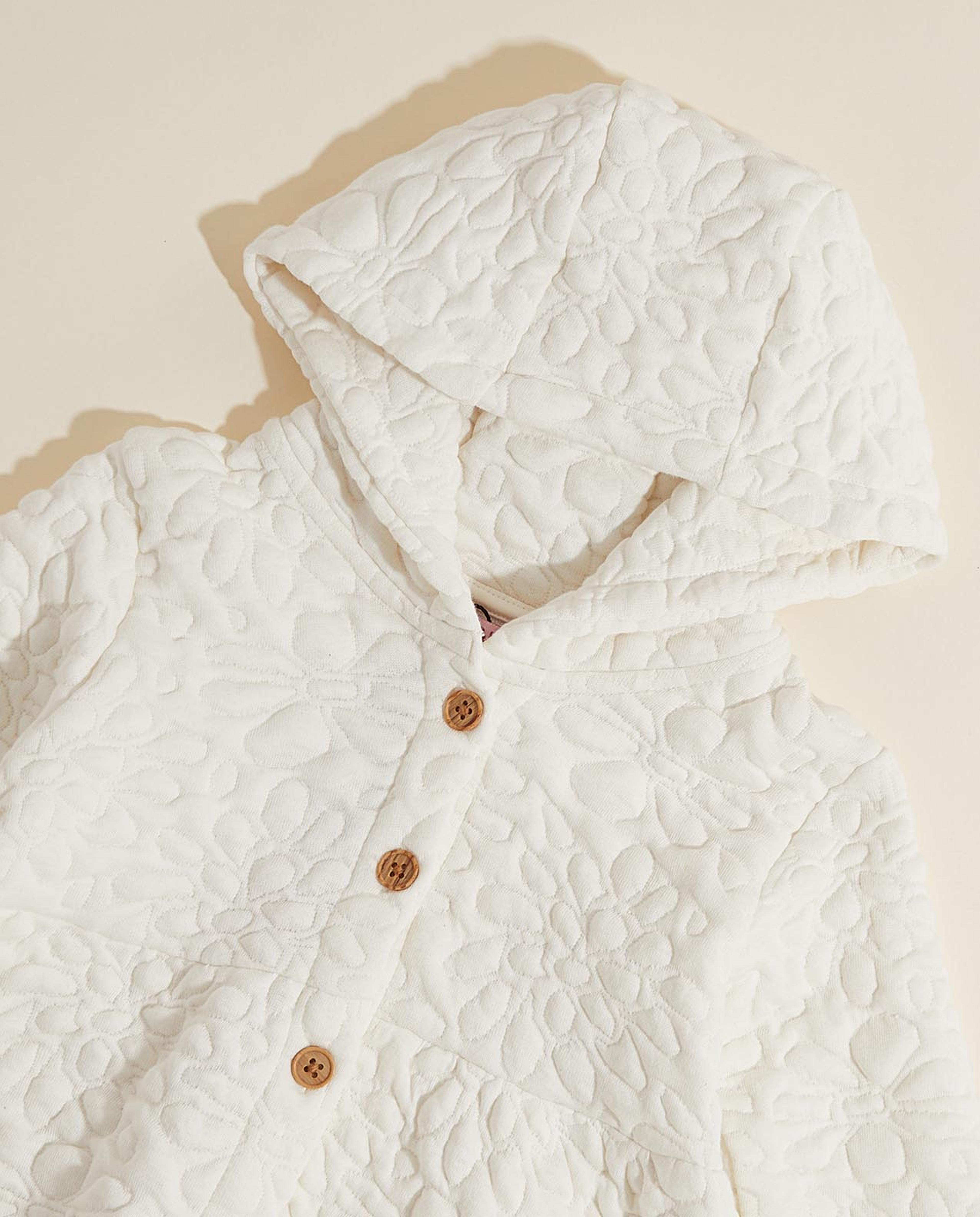 فستان مبطن بغطاء رأس وأكمام طويلة